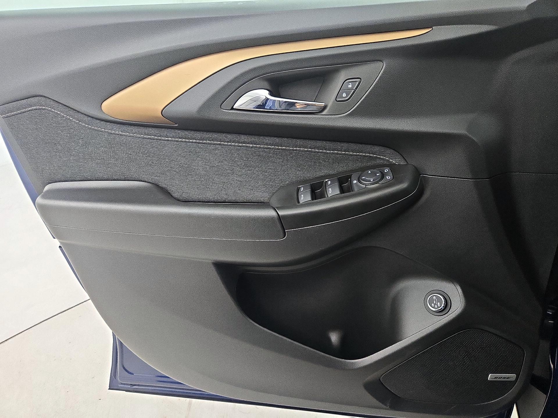 Thumbnail: 2023 Chevrolet TrailBlazer - 12