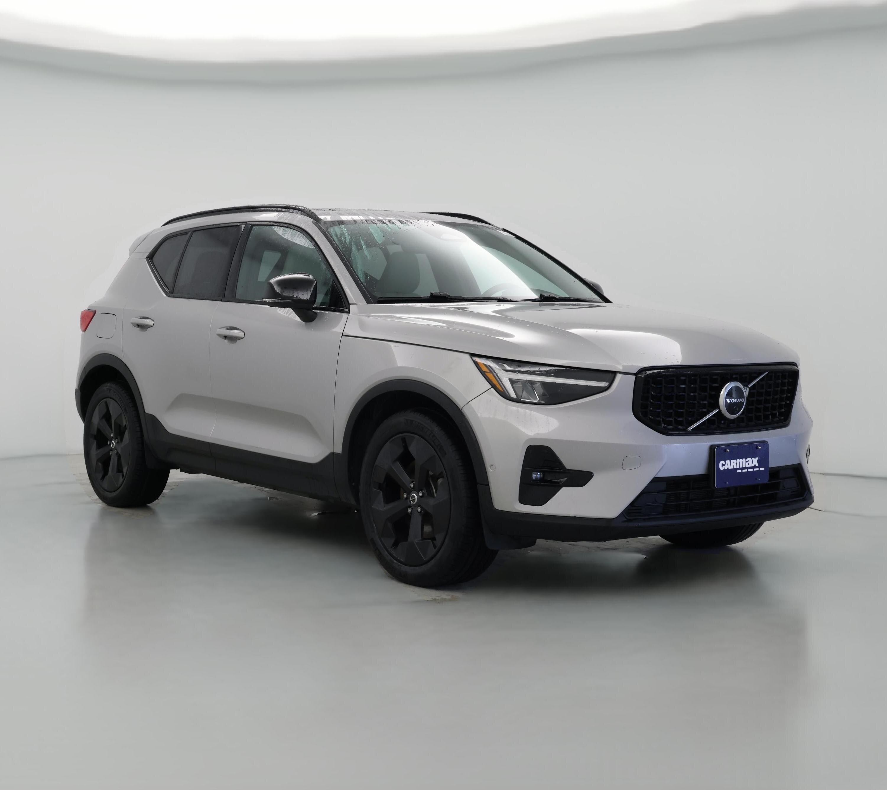 Thumbnail: 2023 Volvo XC40 - 1