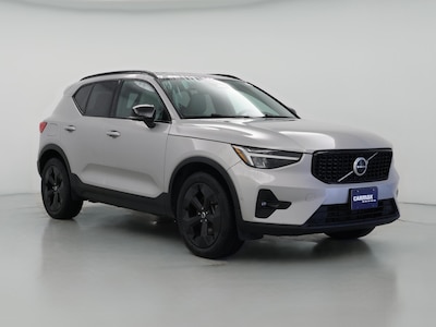 2023 Volvo XC40 B5 Plus Dark Theme