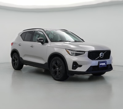 2023 Volvo XC40 B5 Plus Dark Theme
