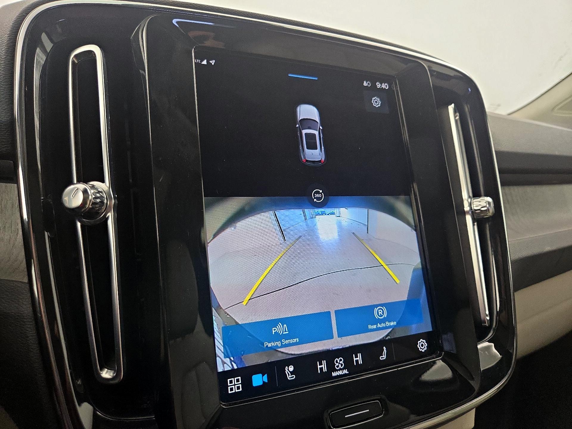 Thumbnail: 2023 Volvo XC40 - 15