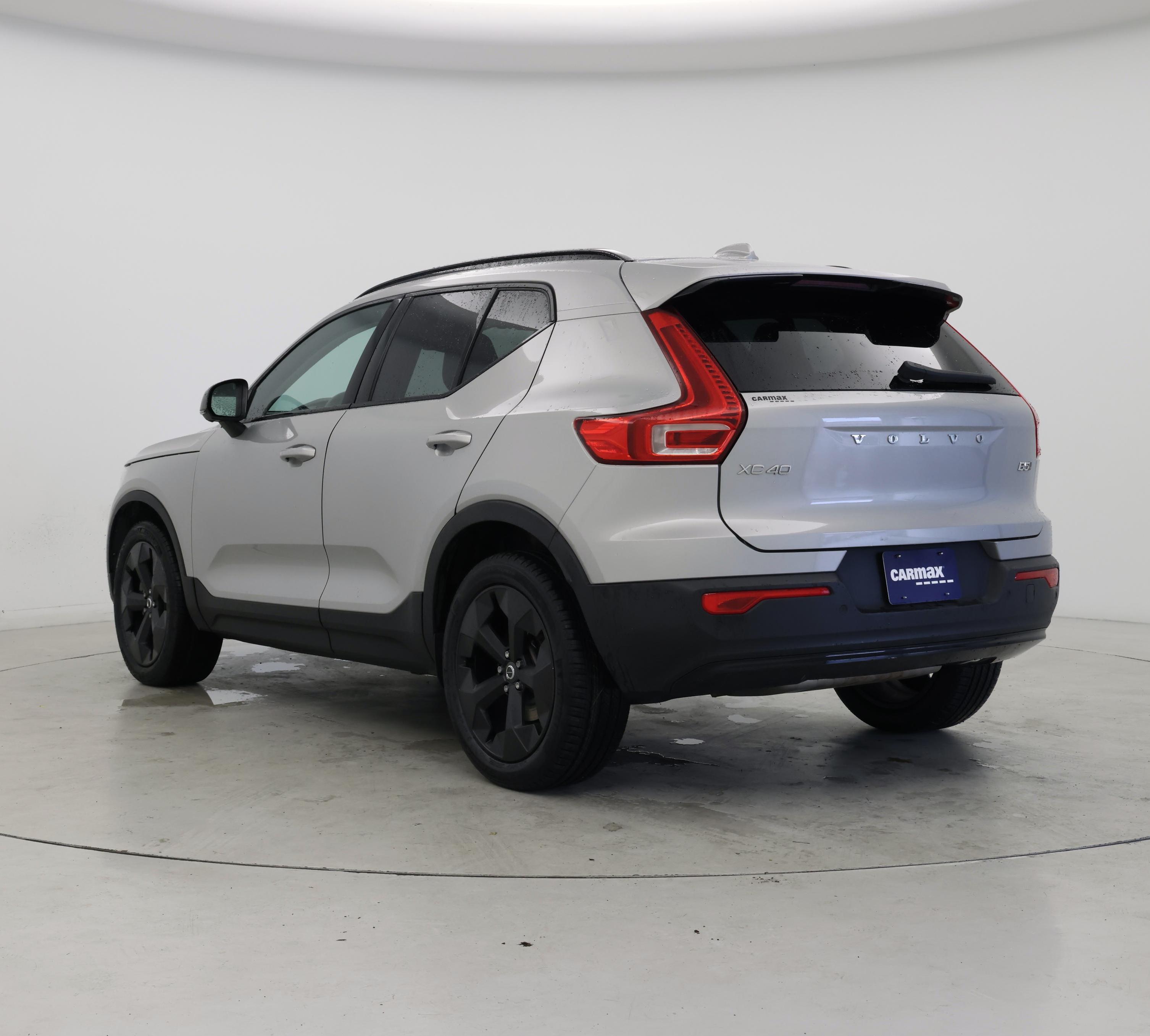 Thumbnail: 2023 Volvo XC40 - 2