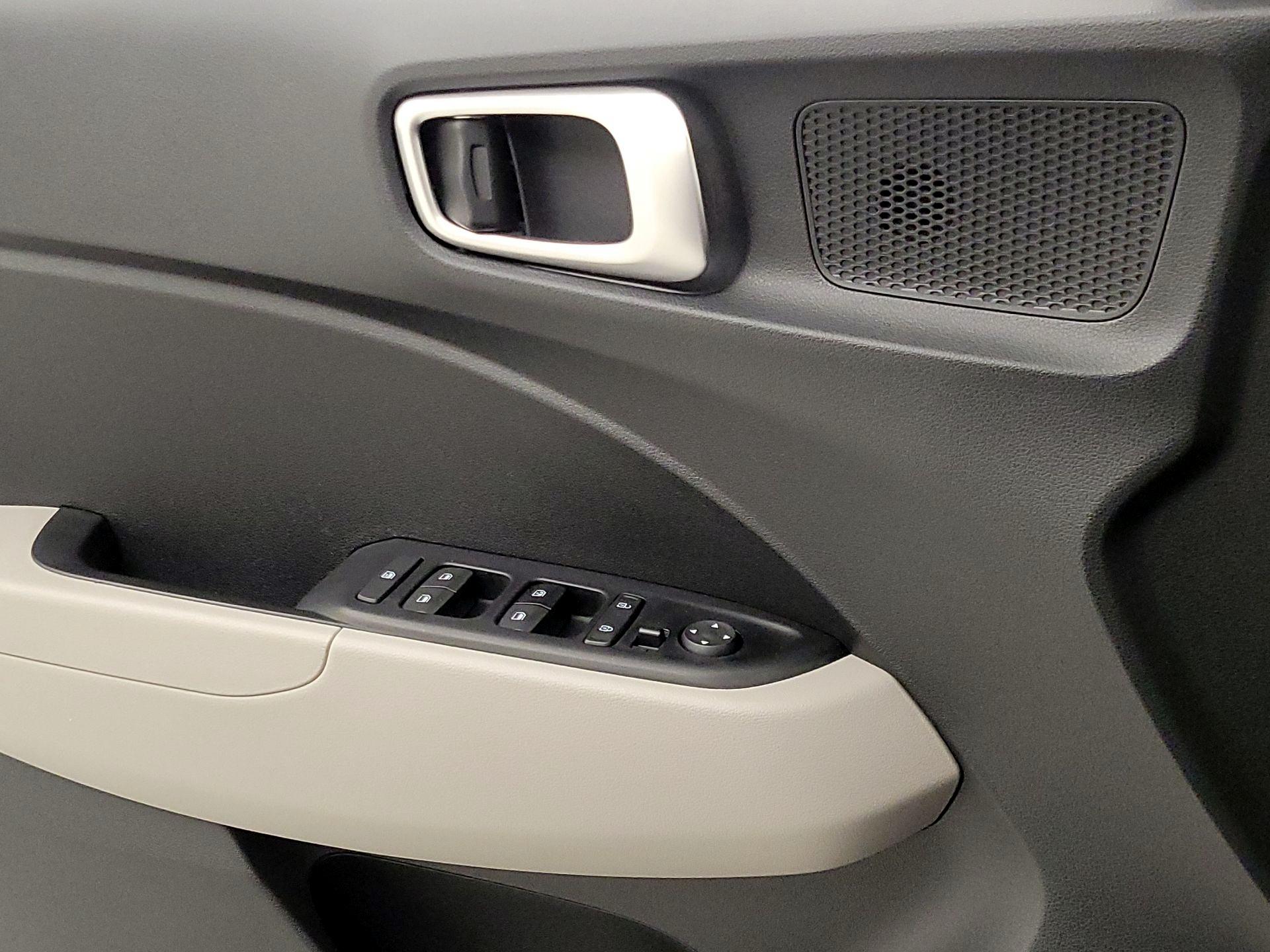 Thumbnail: 2024 Hyundai Venue - 12