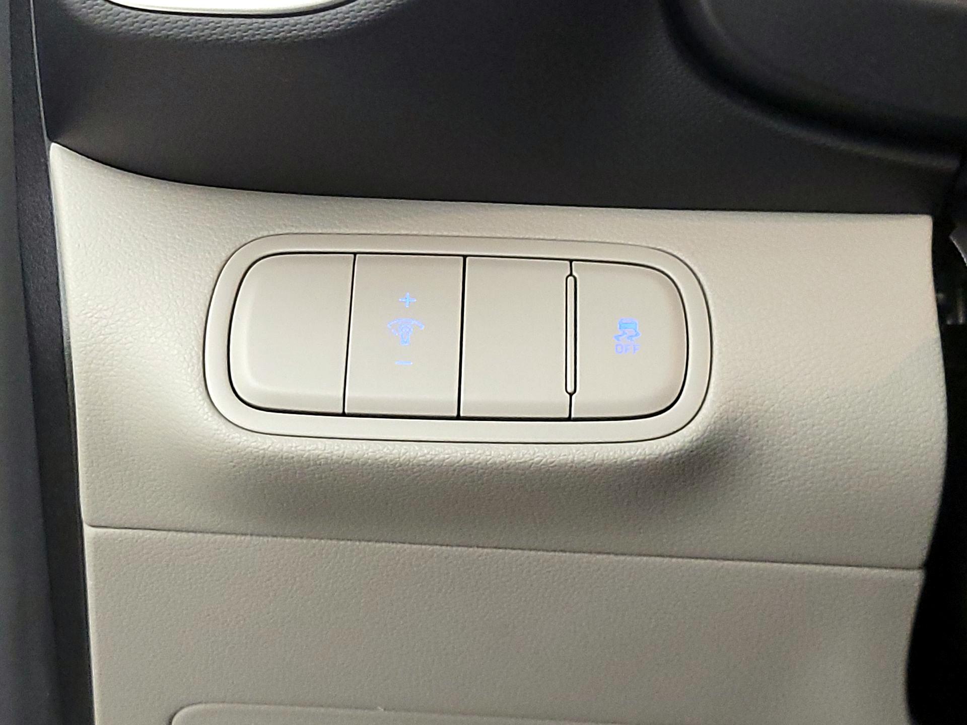 Thumbnail: 2024 Hyundai Venue - 13