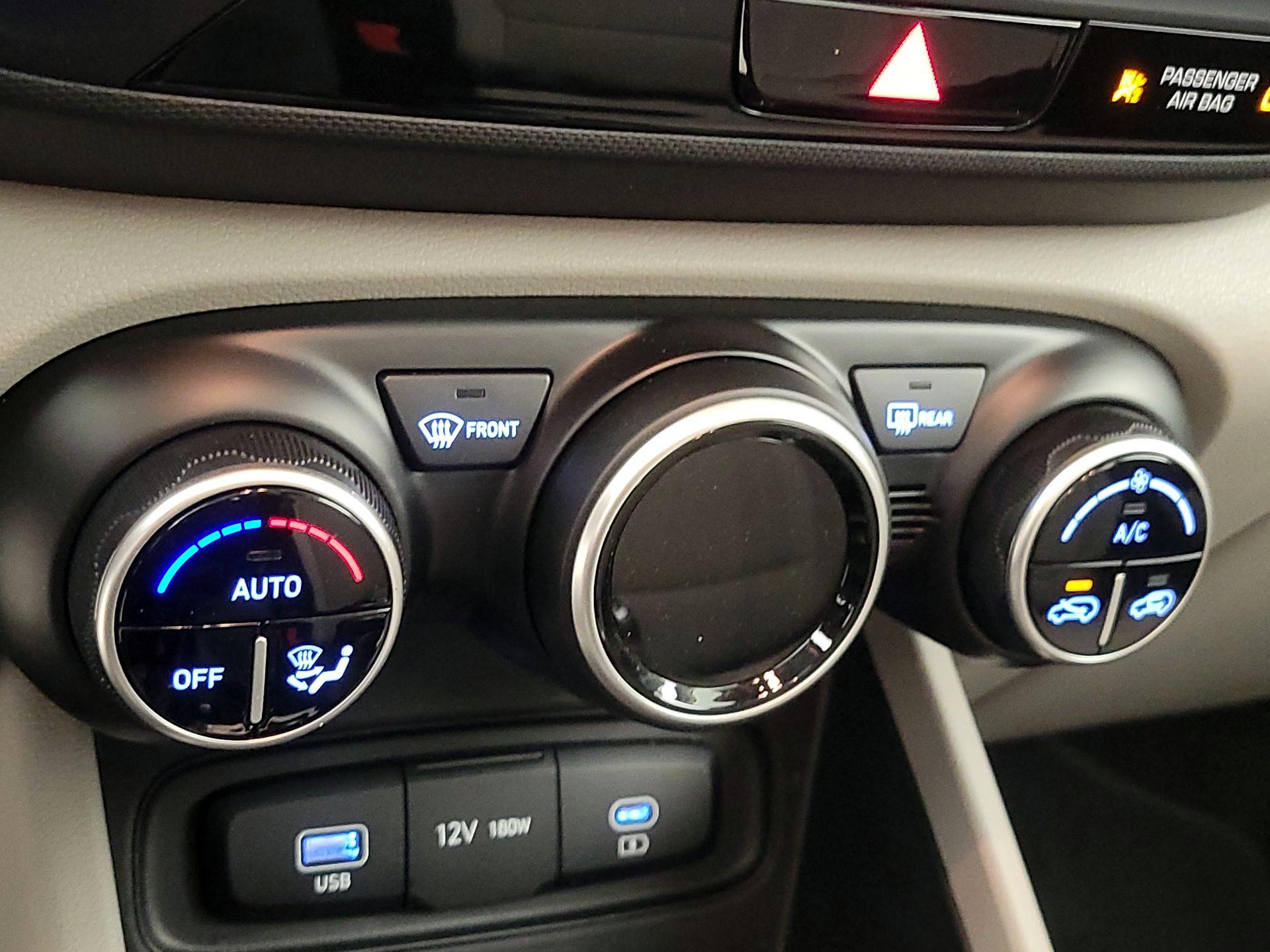 Thumbnail: 2024 Hyundai Venue - 16