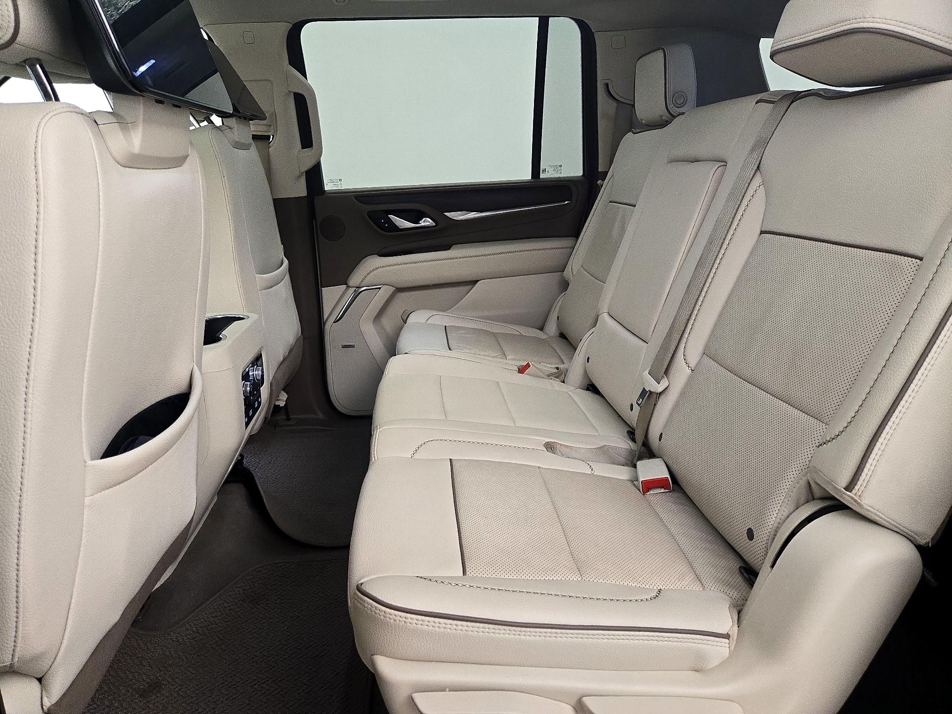 Thumbnail: 2023 GMC Yukon XL - 20