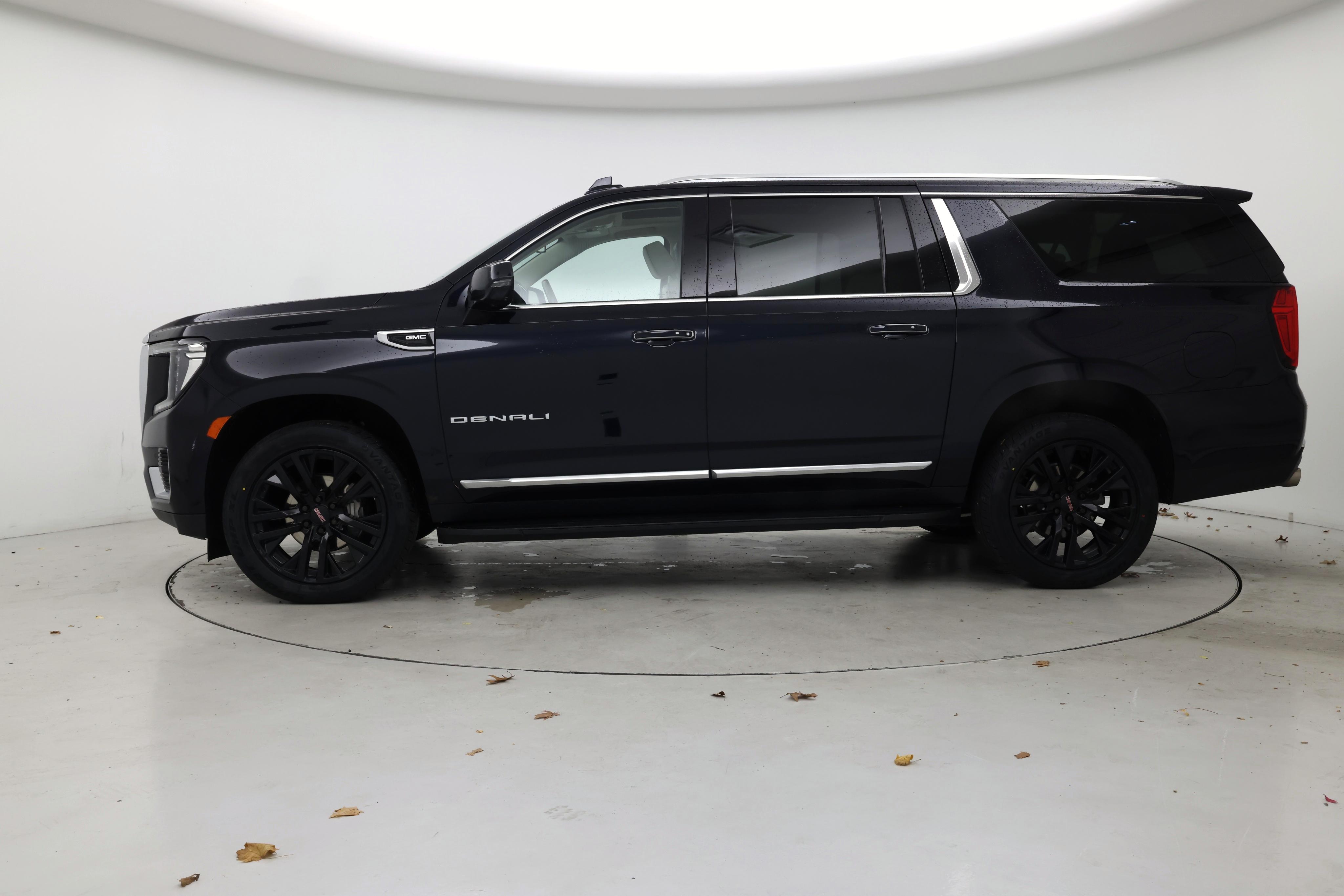 Thumbnail: 2023 GMC Yukon XL - 3