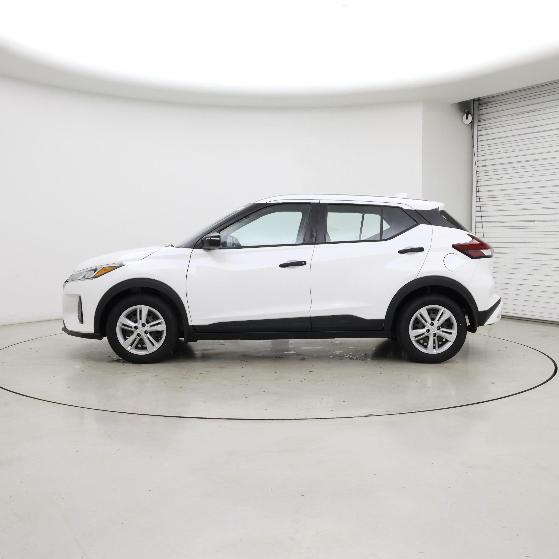 Thumbnail: 2023 Nissan Kicks - 3