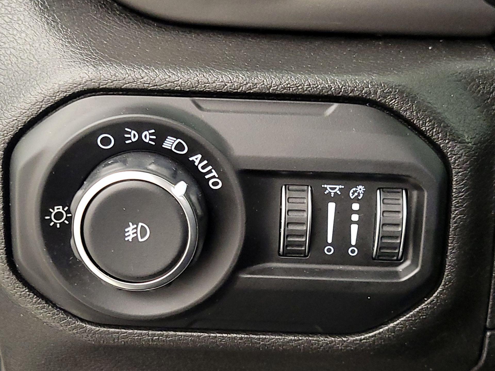 Thumbnail: 2019 Jeep Wrangler - 13