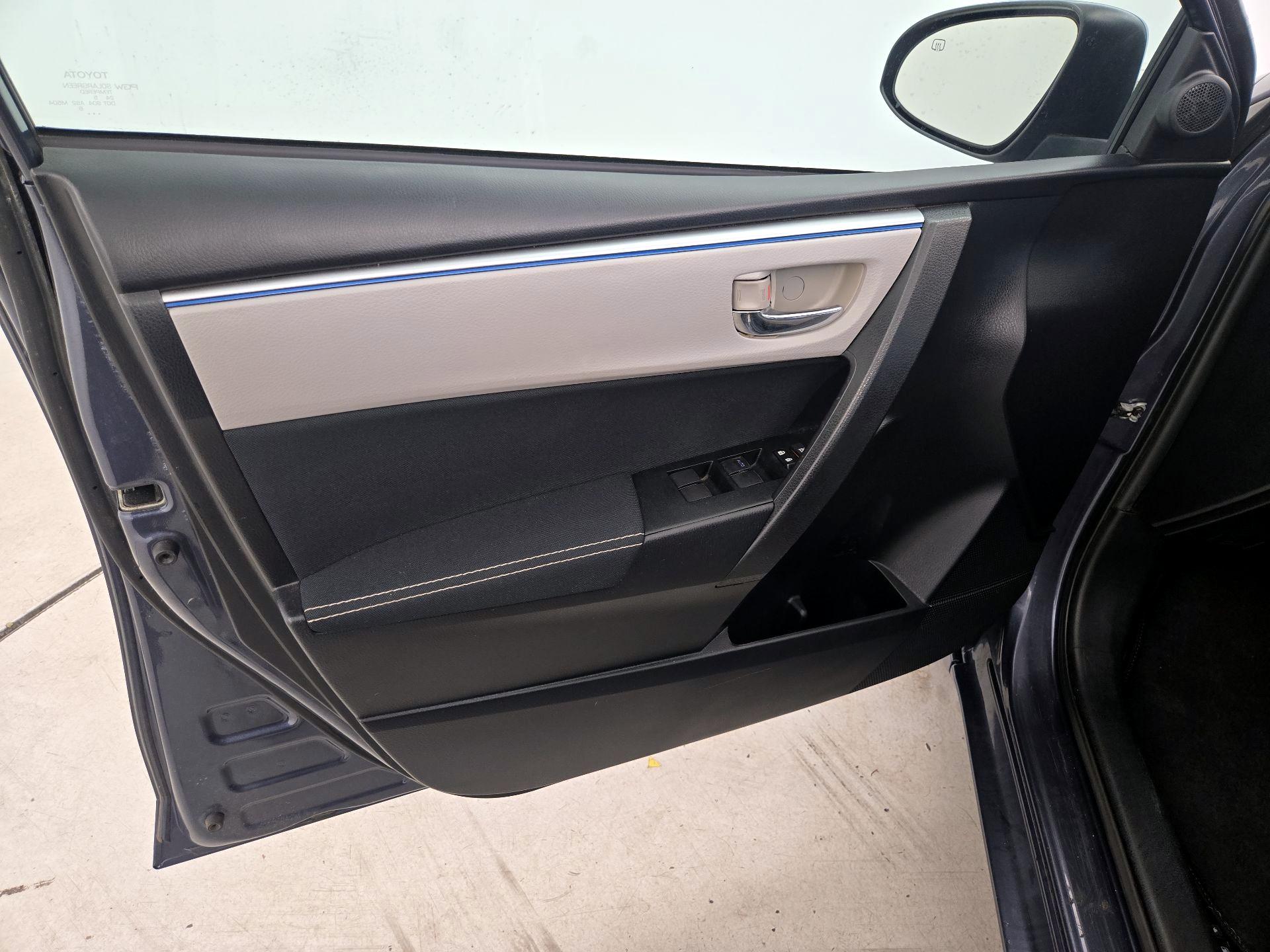 Thumbnail: 2016 Toyota Corolla - 12