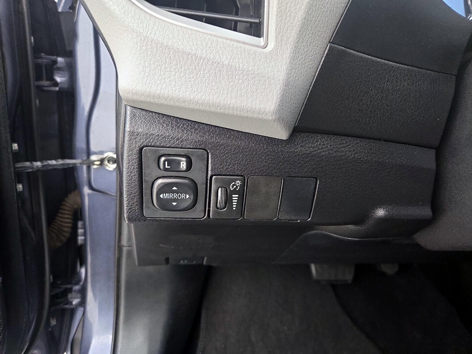 Thumbnail: 2016 Toyota Corolla - 13