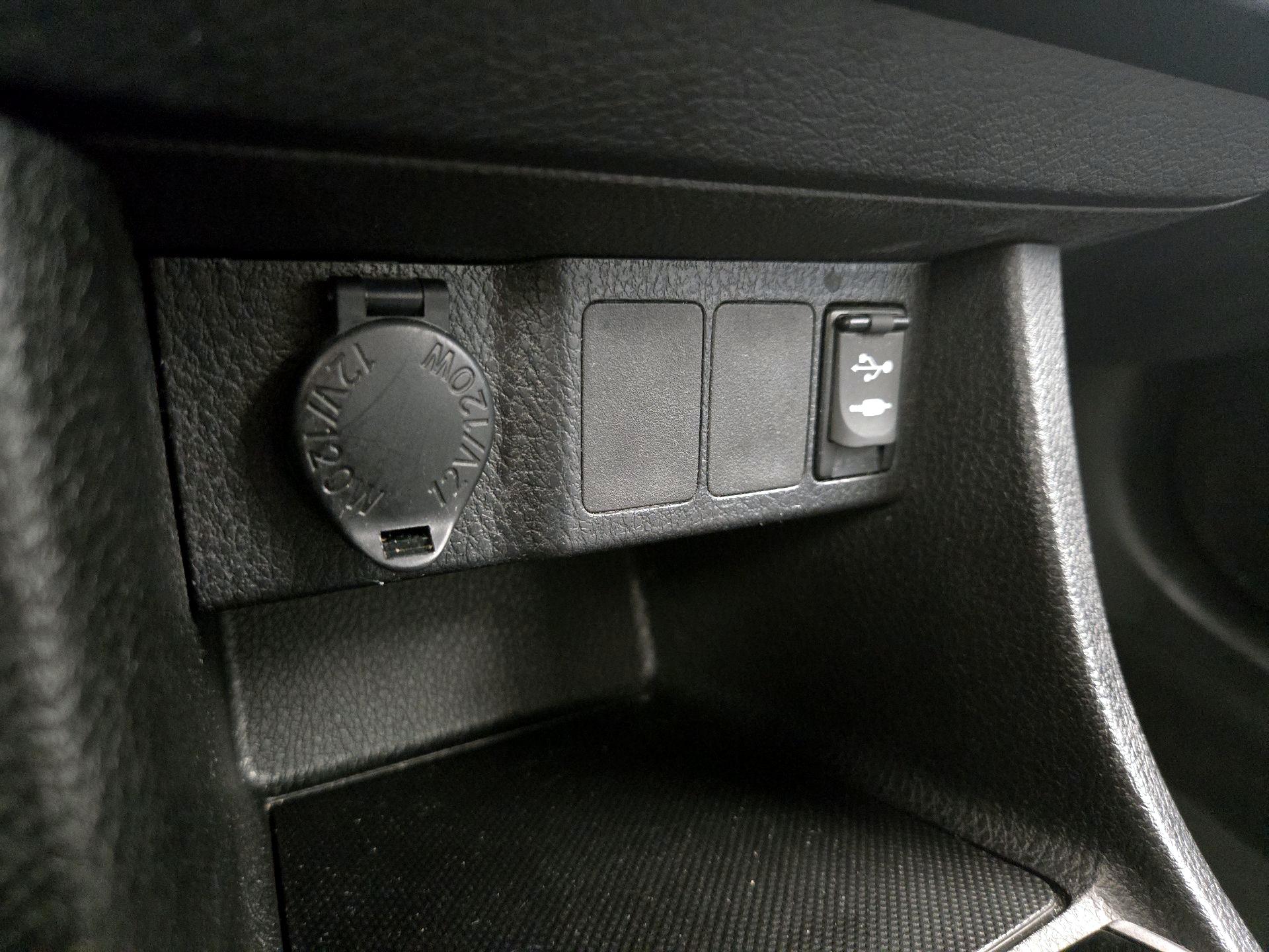 Thumbnail: 2016 Toyota Corolla - 18