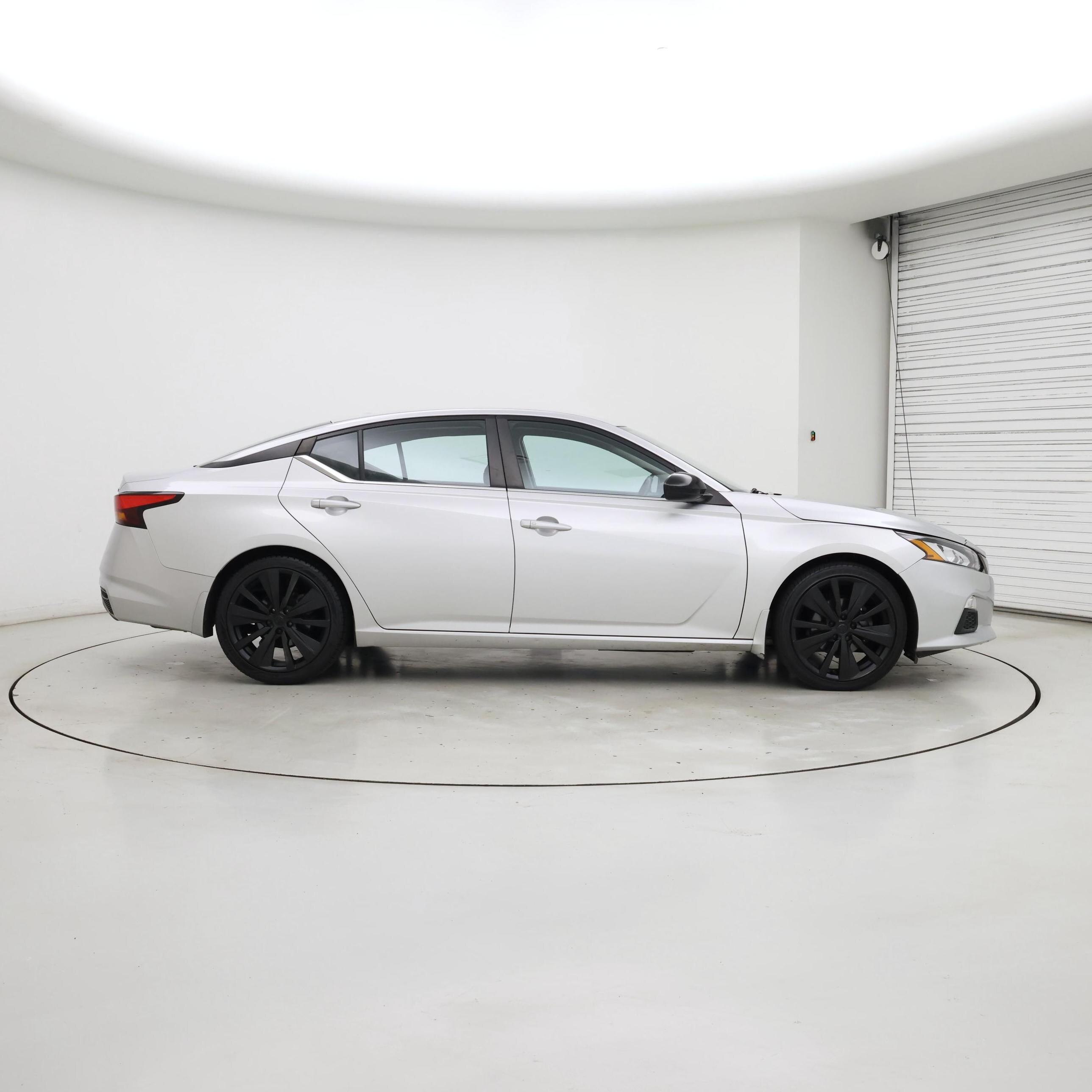 Thumbnail: 2020 Nissan Altima - 7