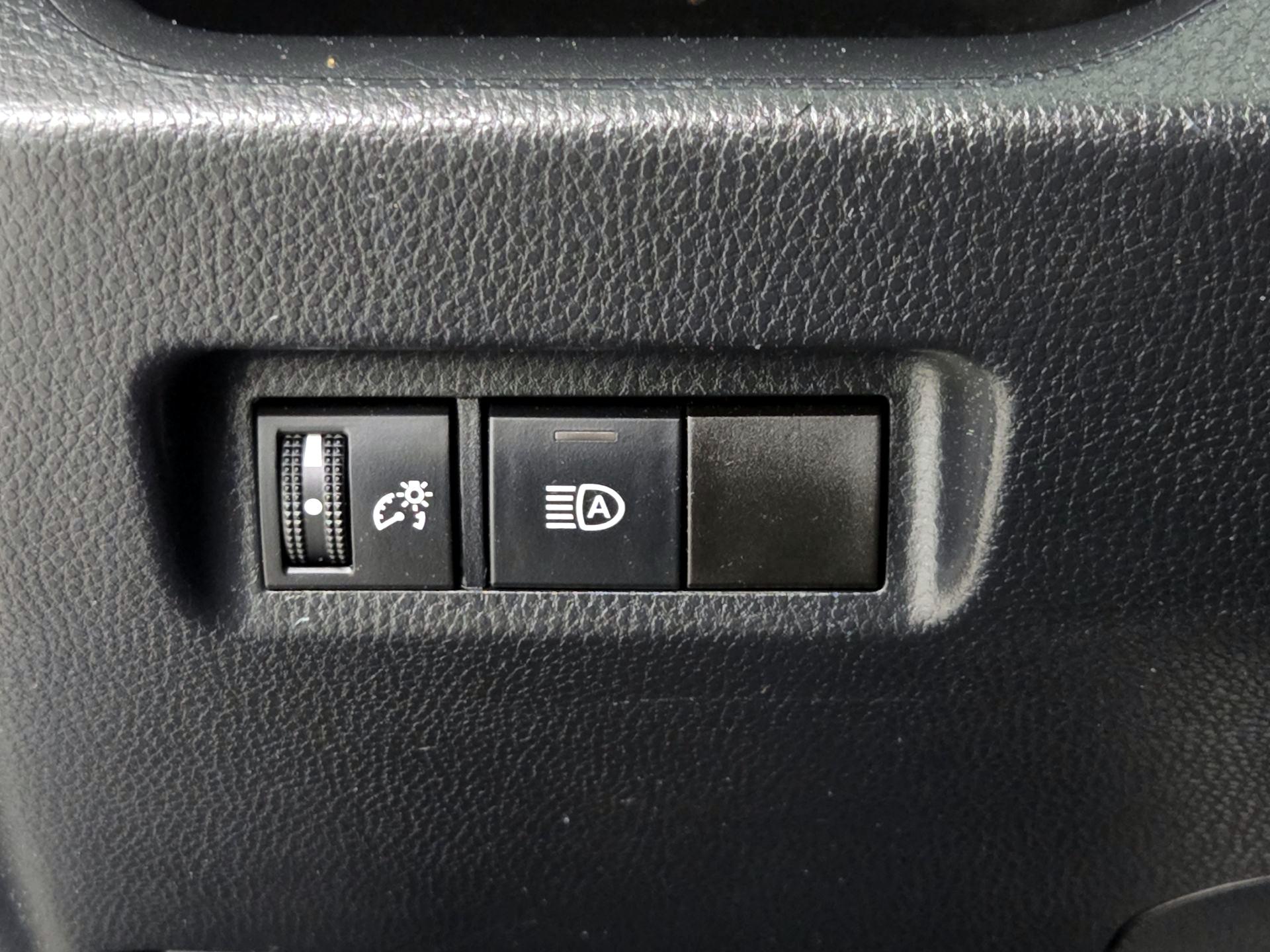 Thumbnail: 2019 Toyota RAV4 - 13