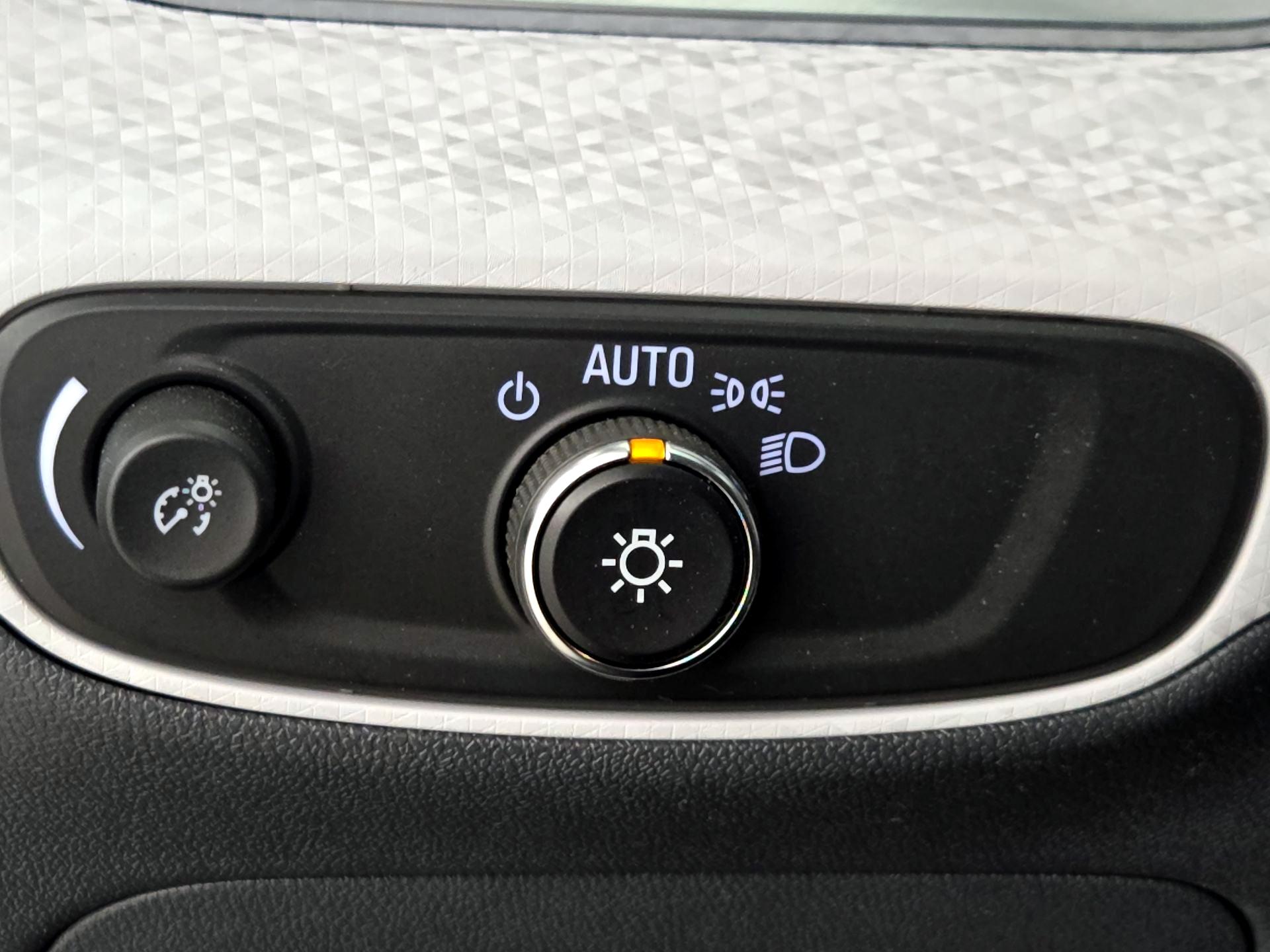 Thumbnail: 2021 Chevrolet Bolt EV - 13