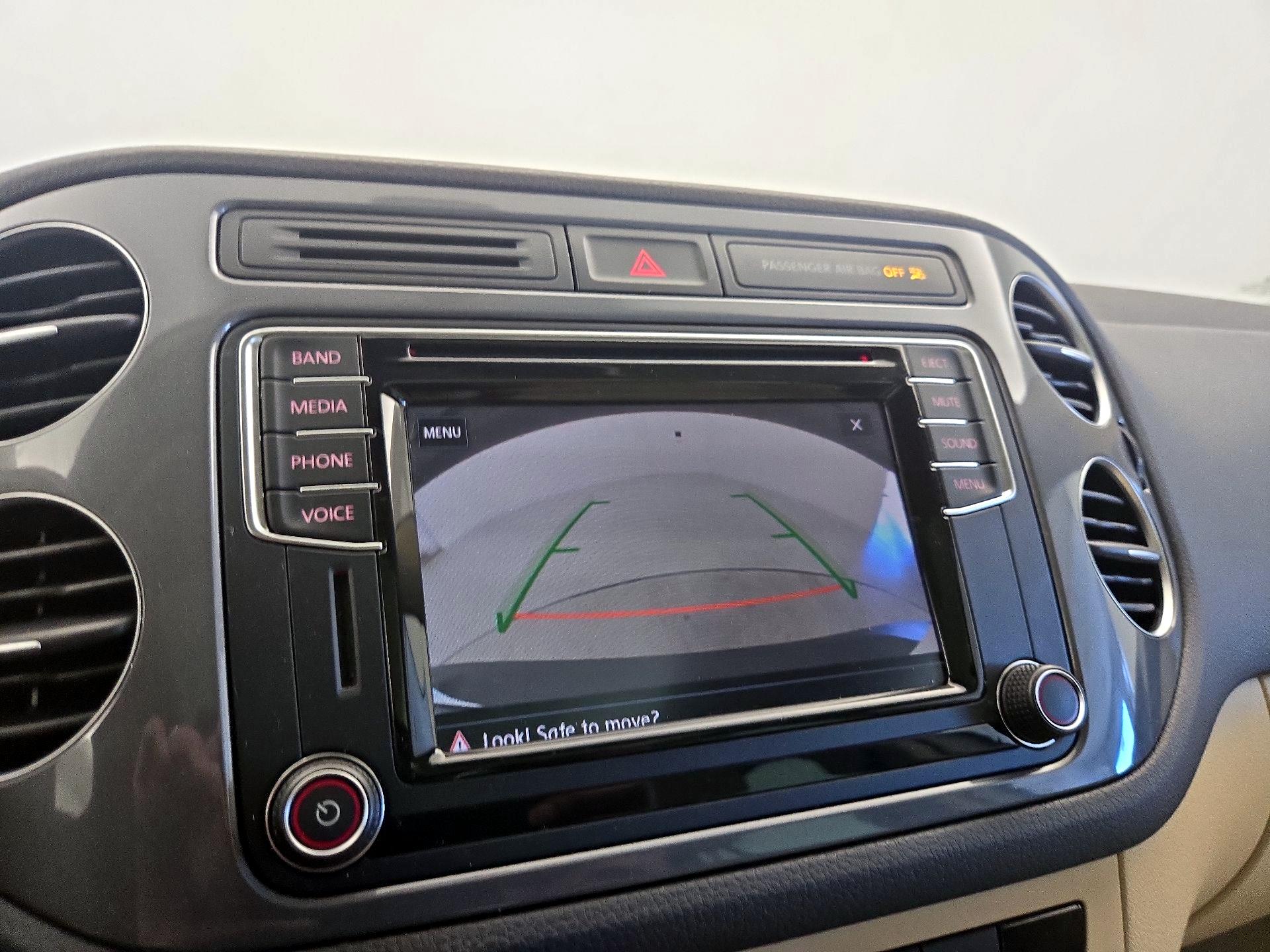 Thumbnail: 2017 Volkswagen Tiguan - 14