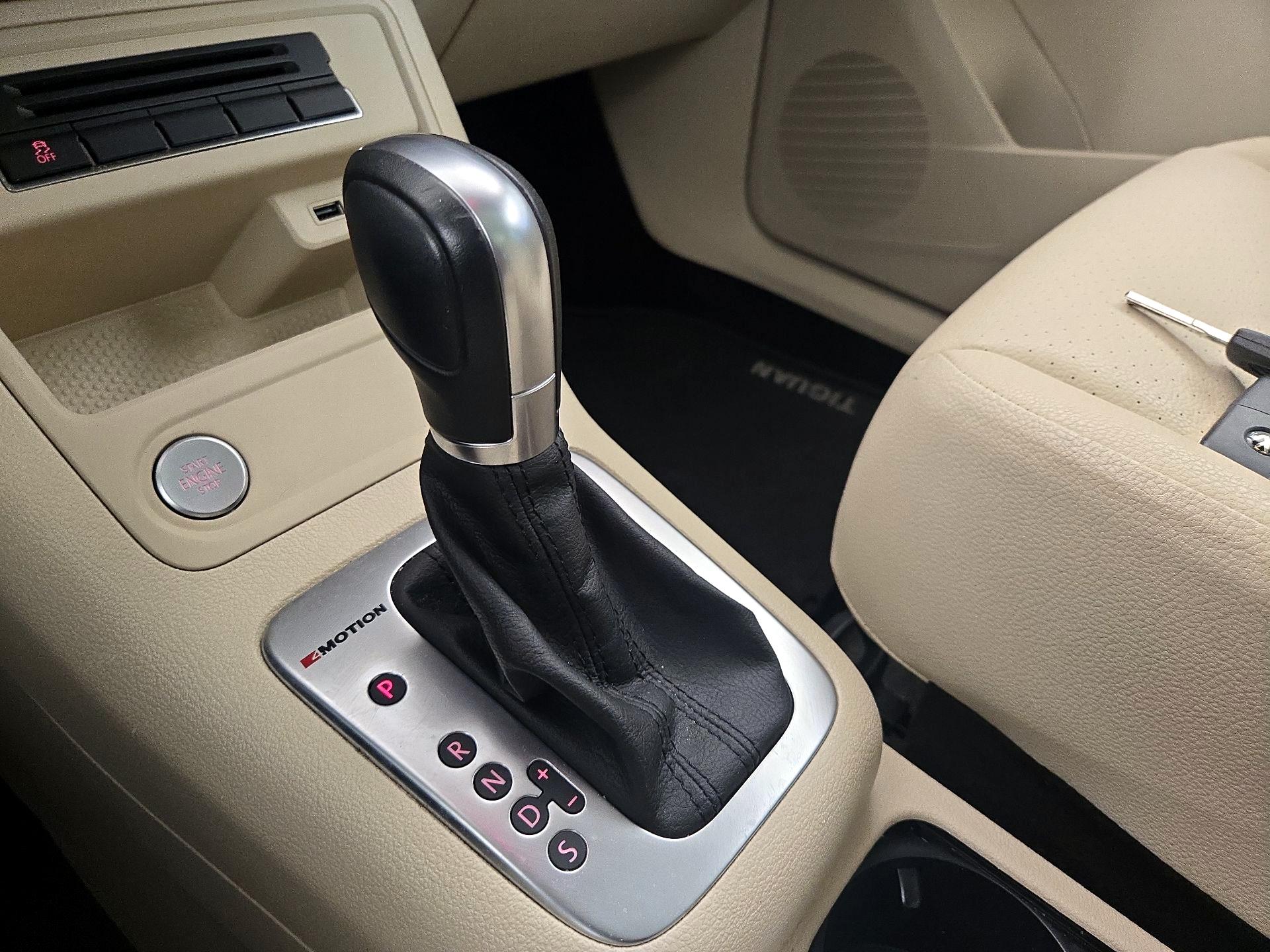 Thumbnail: 2017 Volkswagen Tiguan - 17