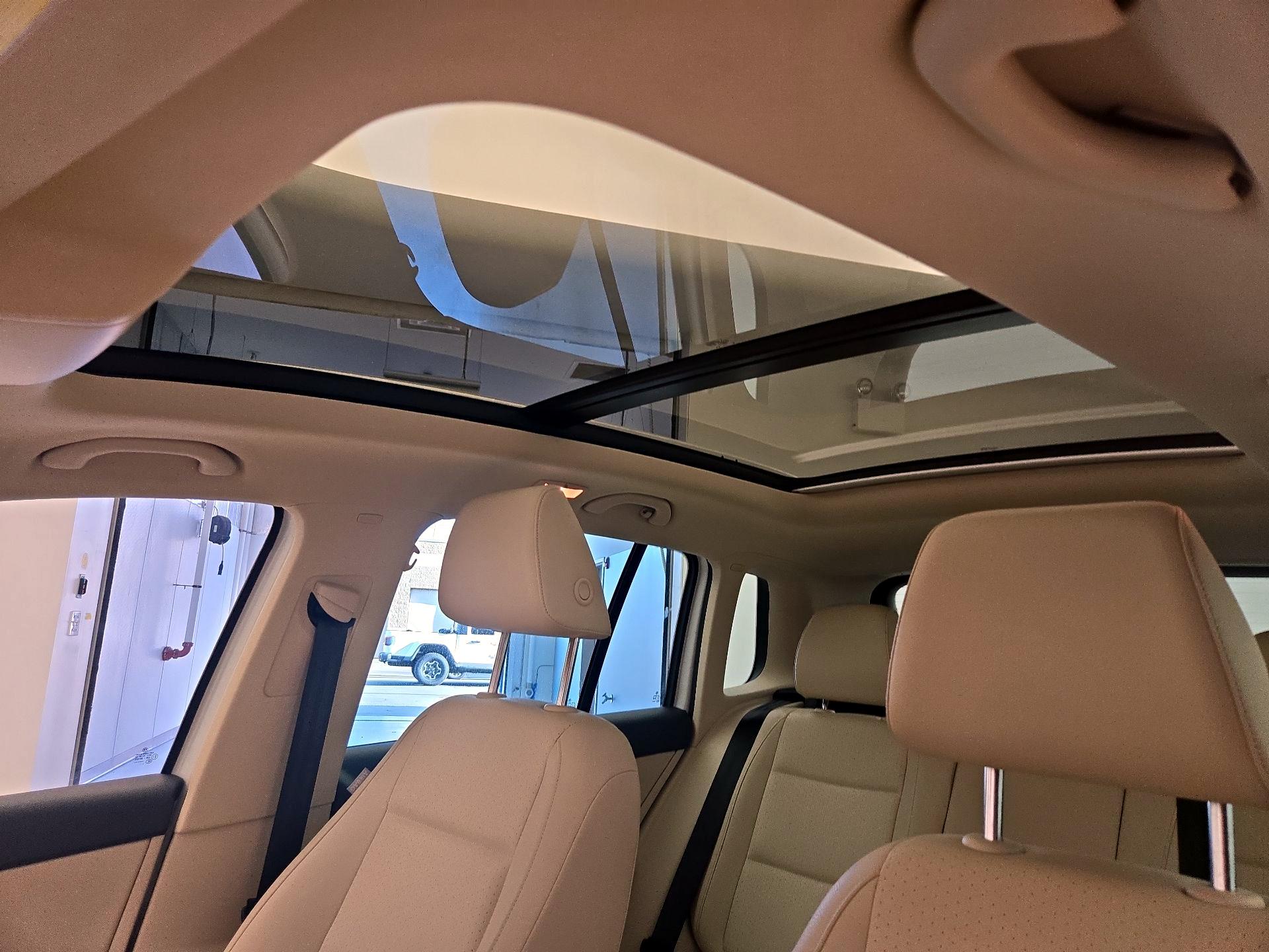 Thumbnail: 2017 Volkswagen Tiguan - 19