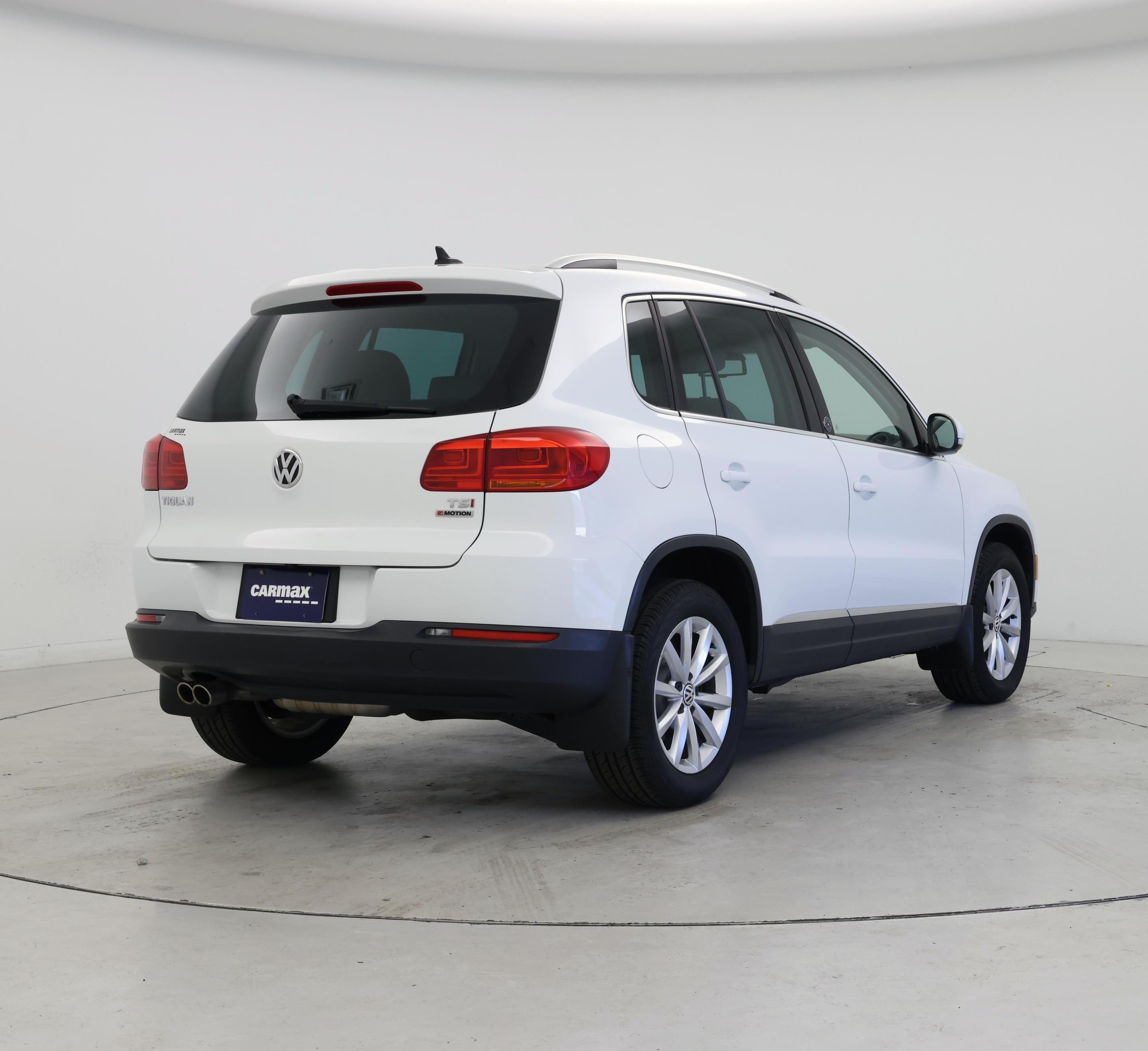 Thumbnail: 2017 Volkswagen Tiguan - 8