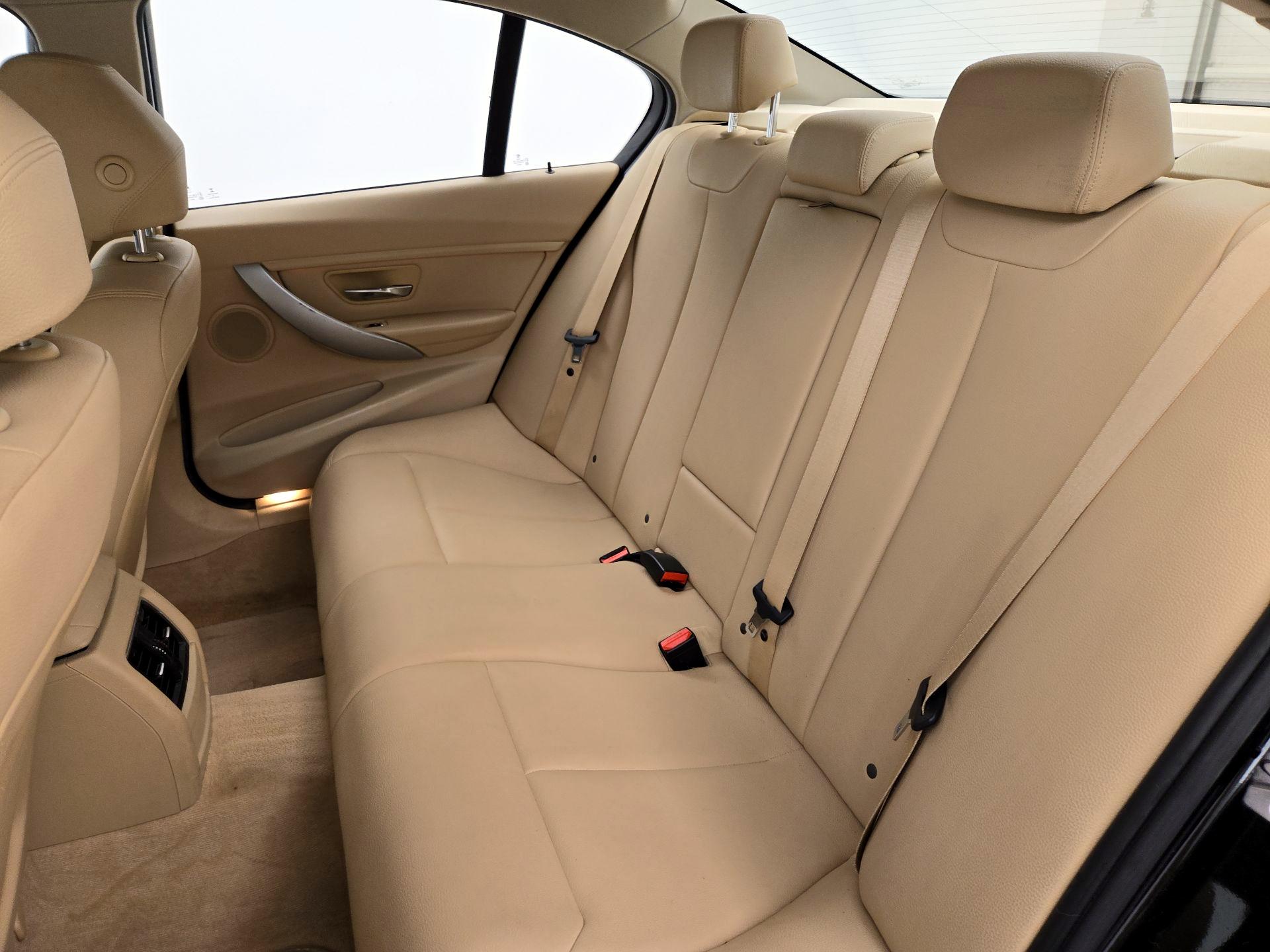 Thumbnail: 2016 BMW 3 Series - 19