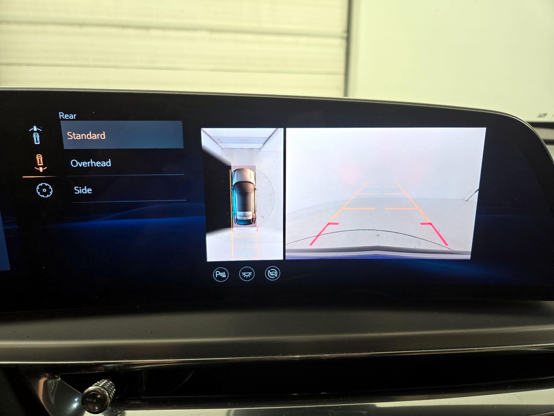 Thumbnail: 2024 Cadillac Lyriq - 15