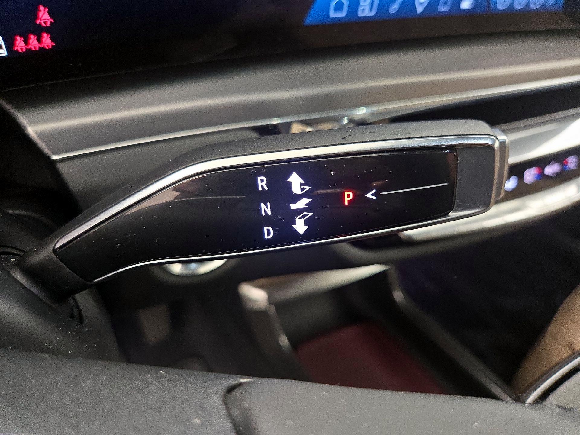 Thumbnail: 2024 Cadillac Lyriq - 18