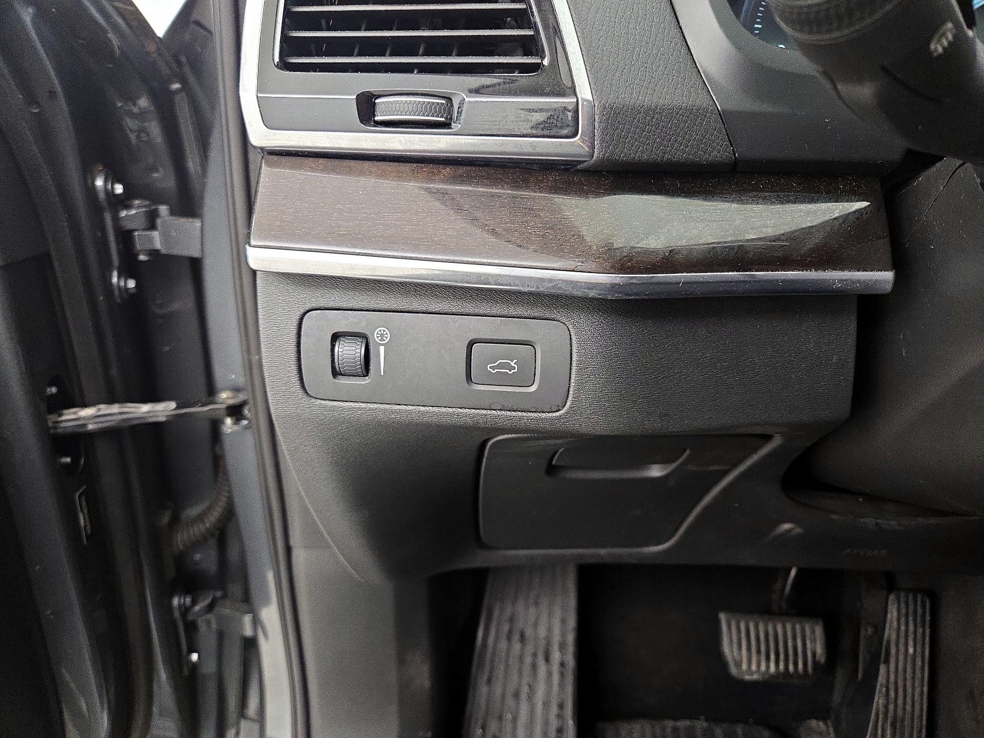 Thumbnail: 2017 Volvo XC90 - 13