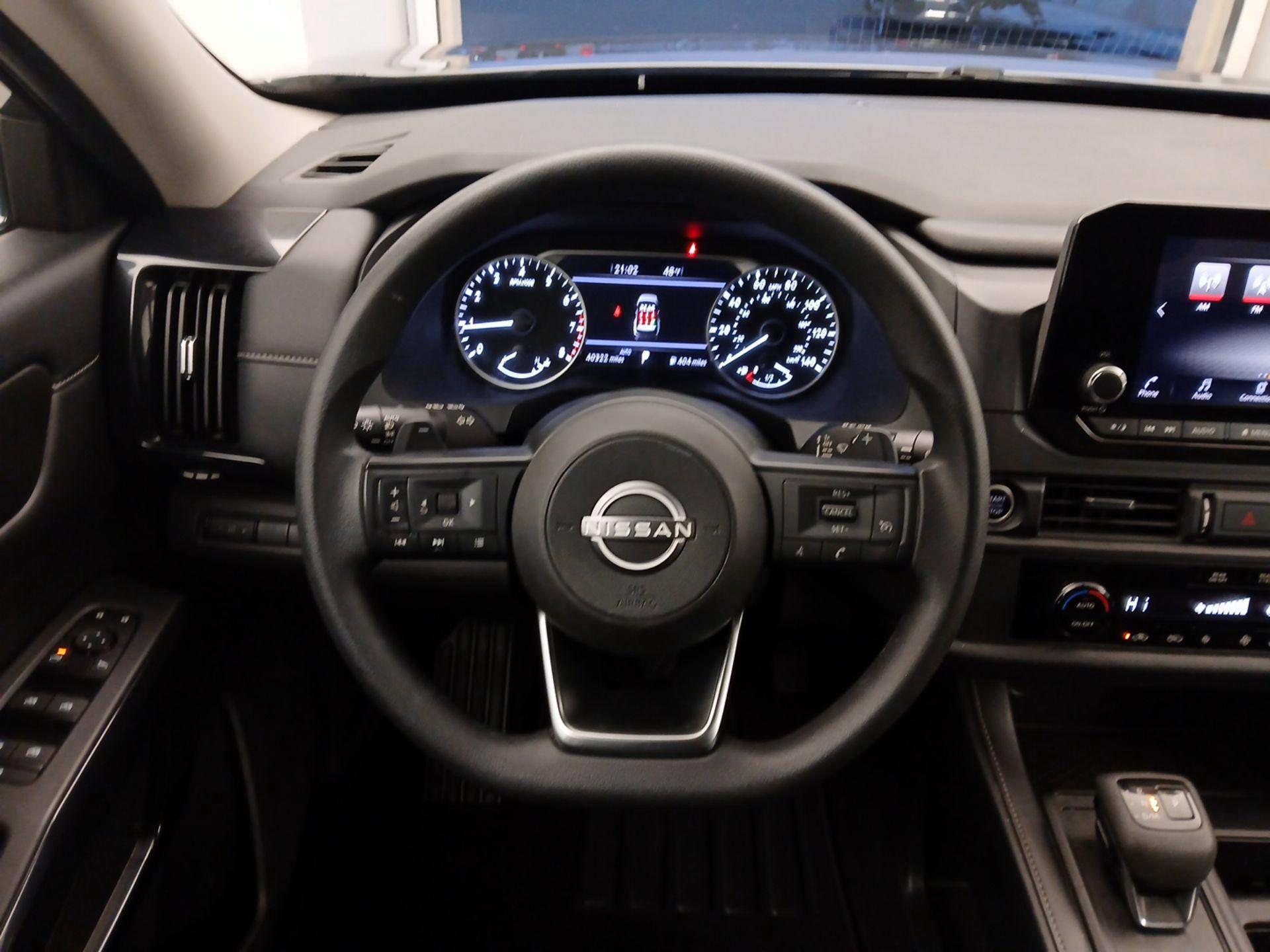 Thumbnail: 2024 Nissan Pathfinder - 10