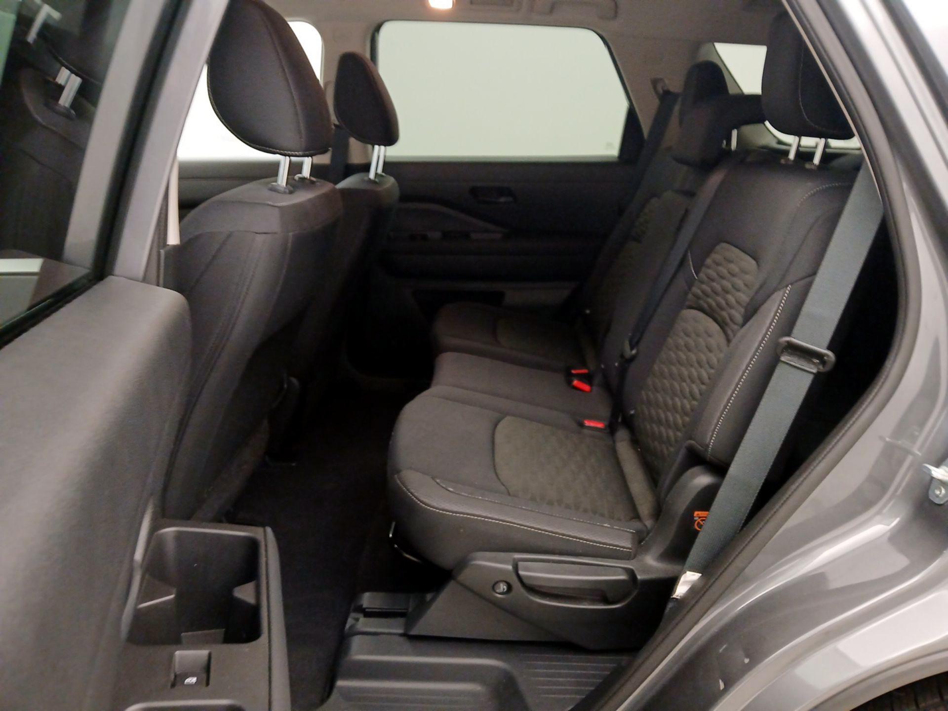 Thumbnail: 2024 Nissan Pathfinder - 19