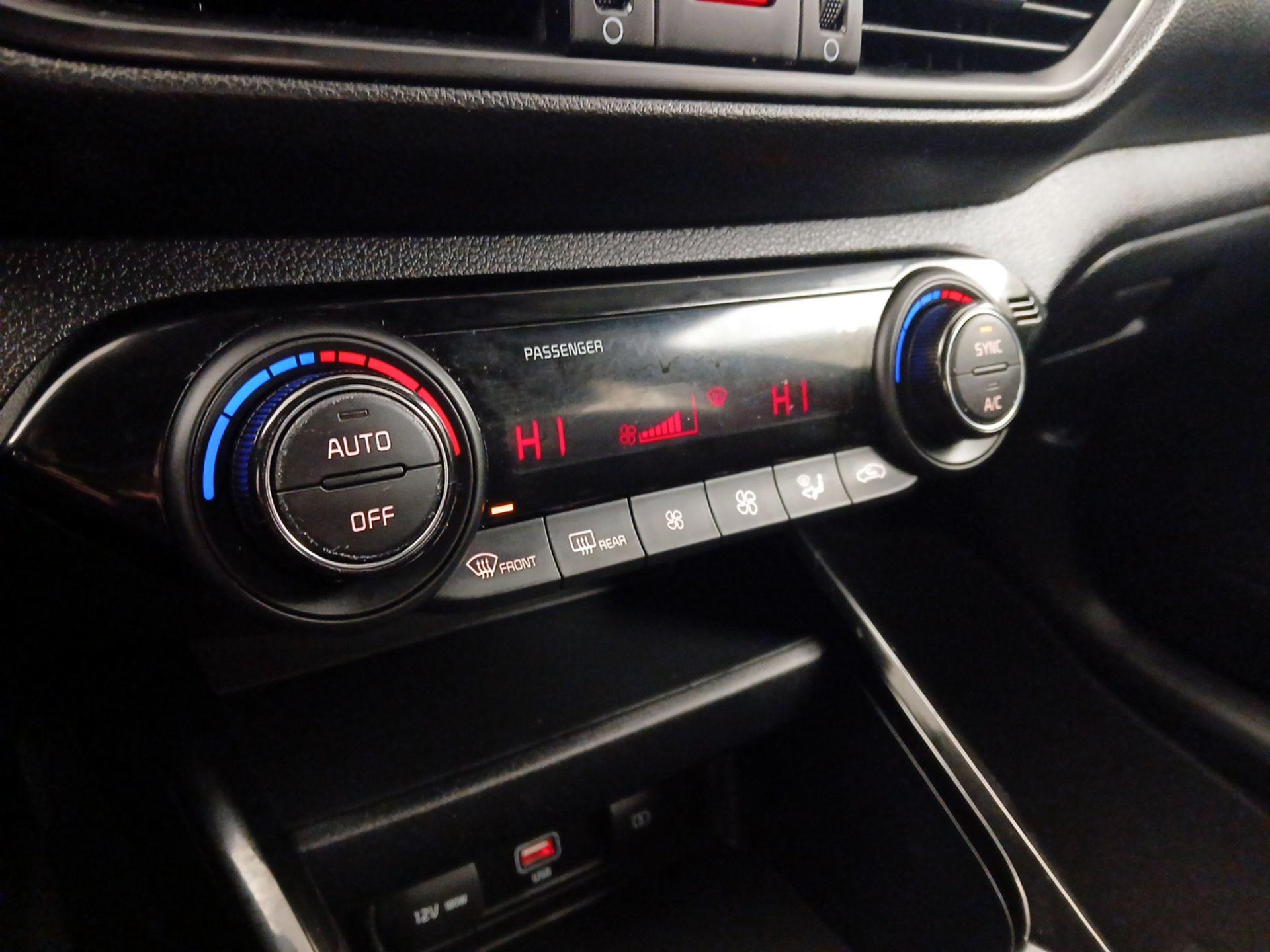 Thumbnail: 2023 Kia Forte - 17