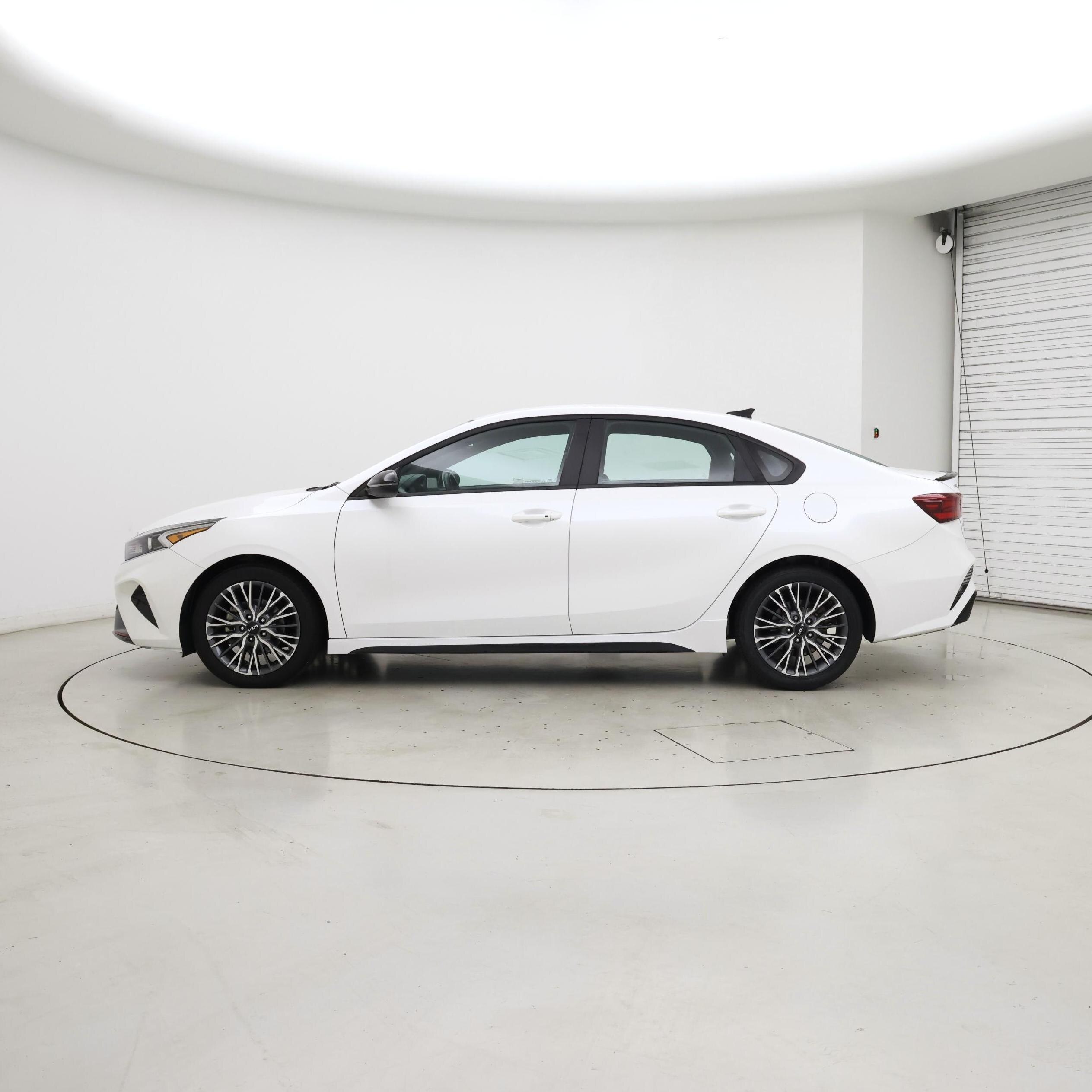 Thumbnail: 2023 Kia Forte - 3