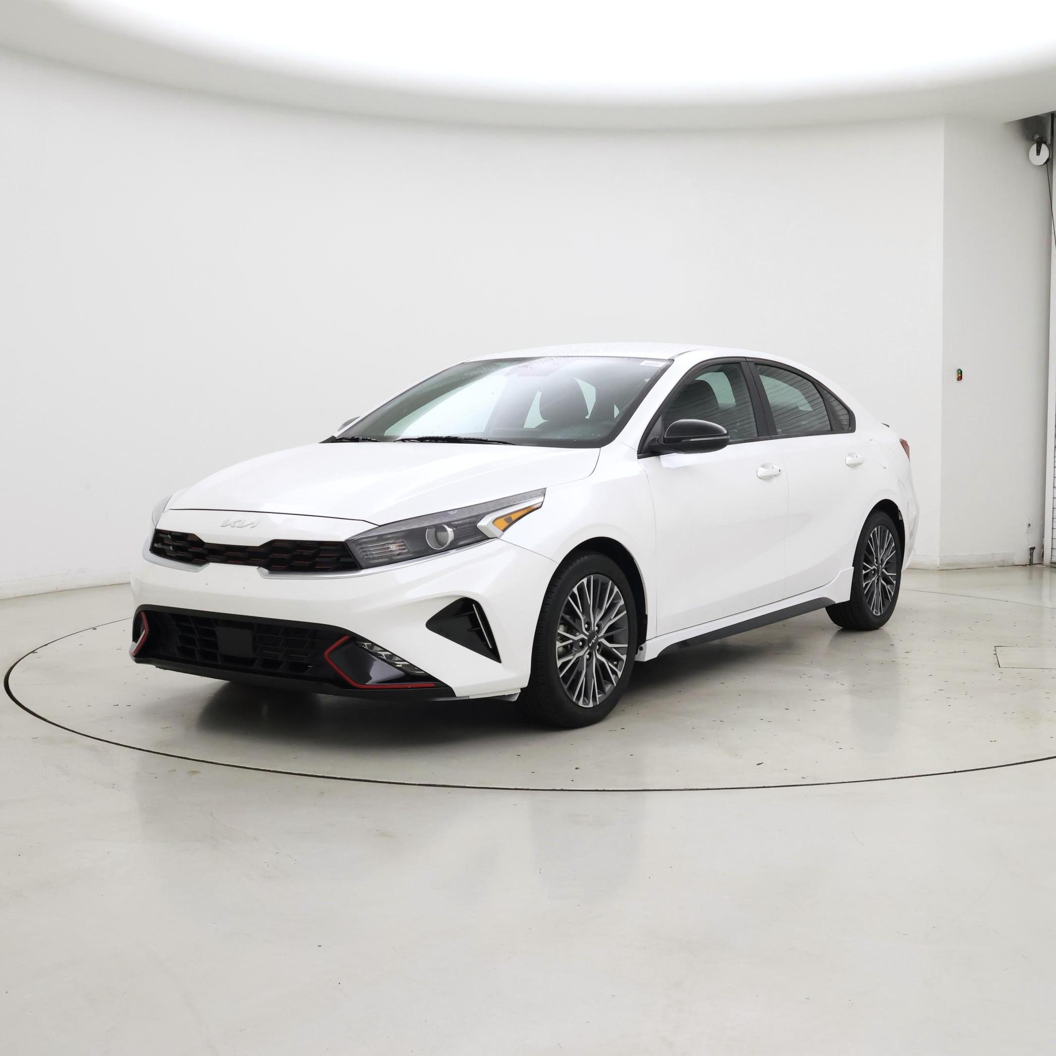 Thumbnail: 2023 Kia Forte - 4