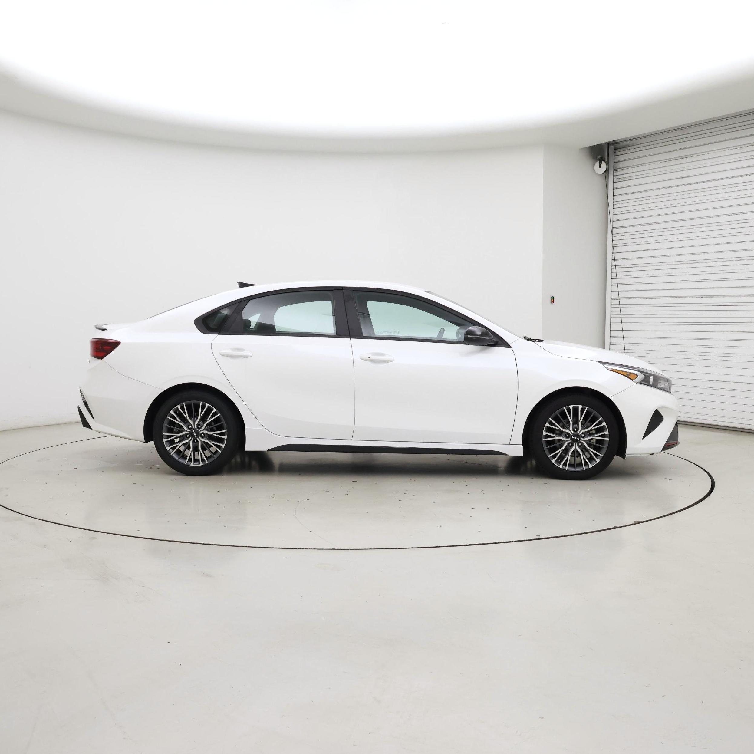 Thumbnail: 2023 Kia Forte - 7