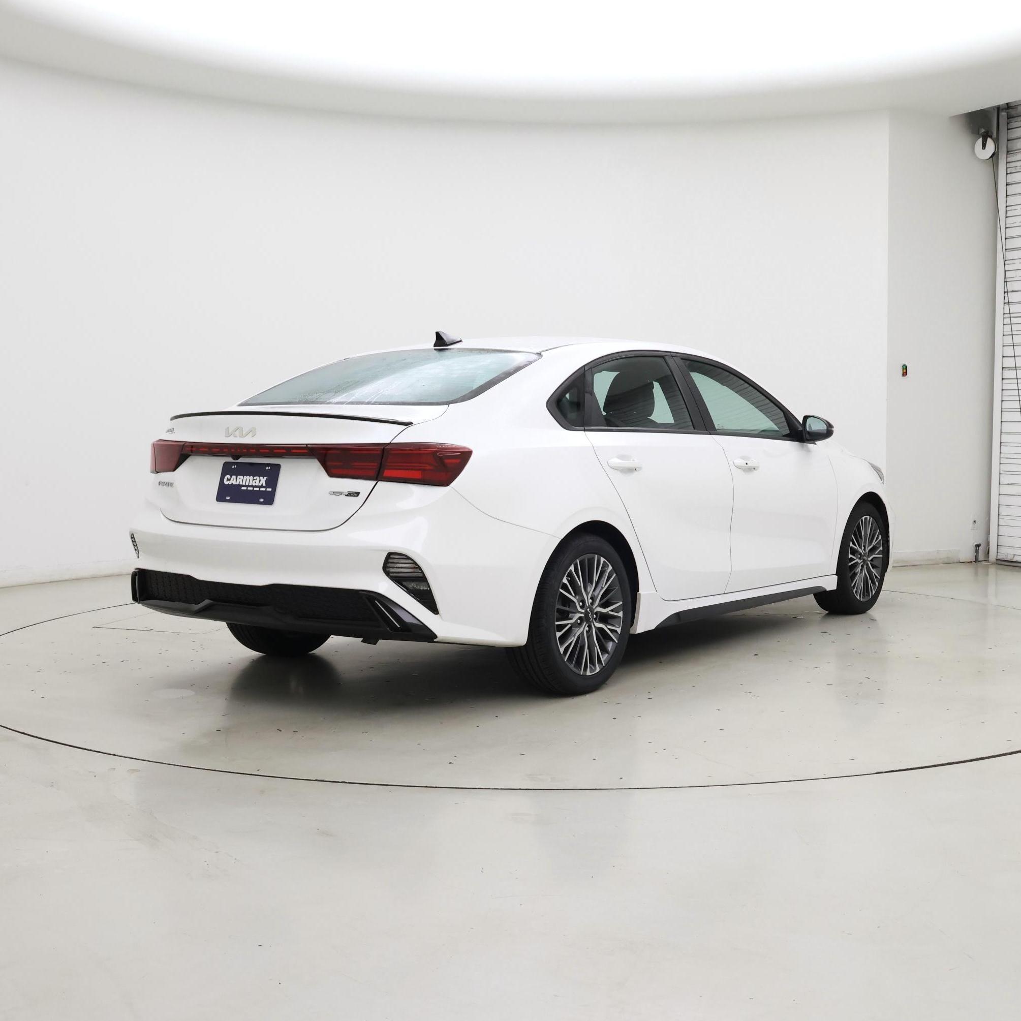 Thumbnail: 2023 Kia Forte - 8