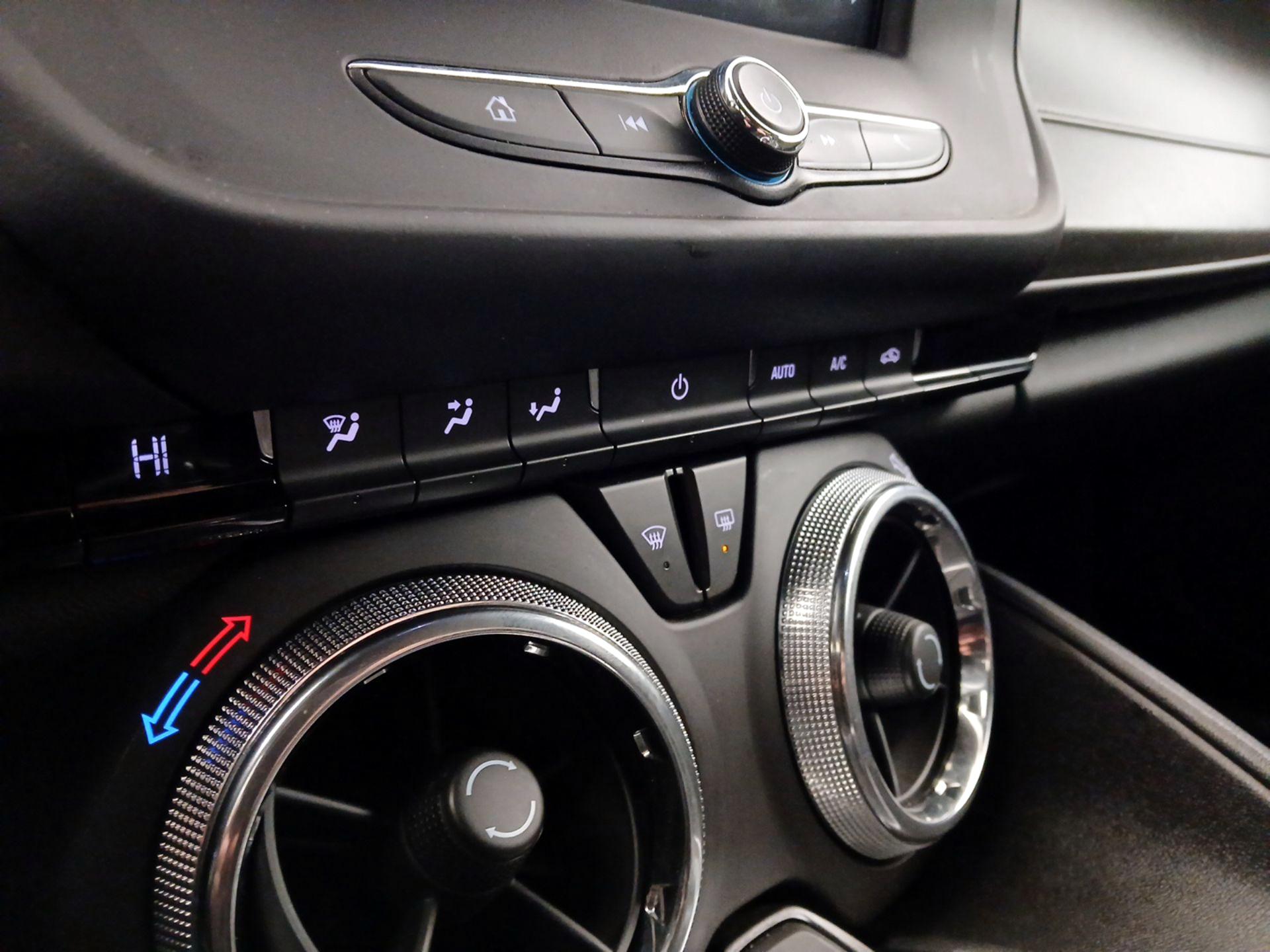 Thumbnail: 2016 Chevrolet Camaro - 16