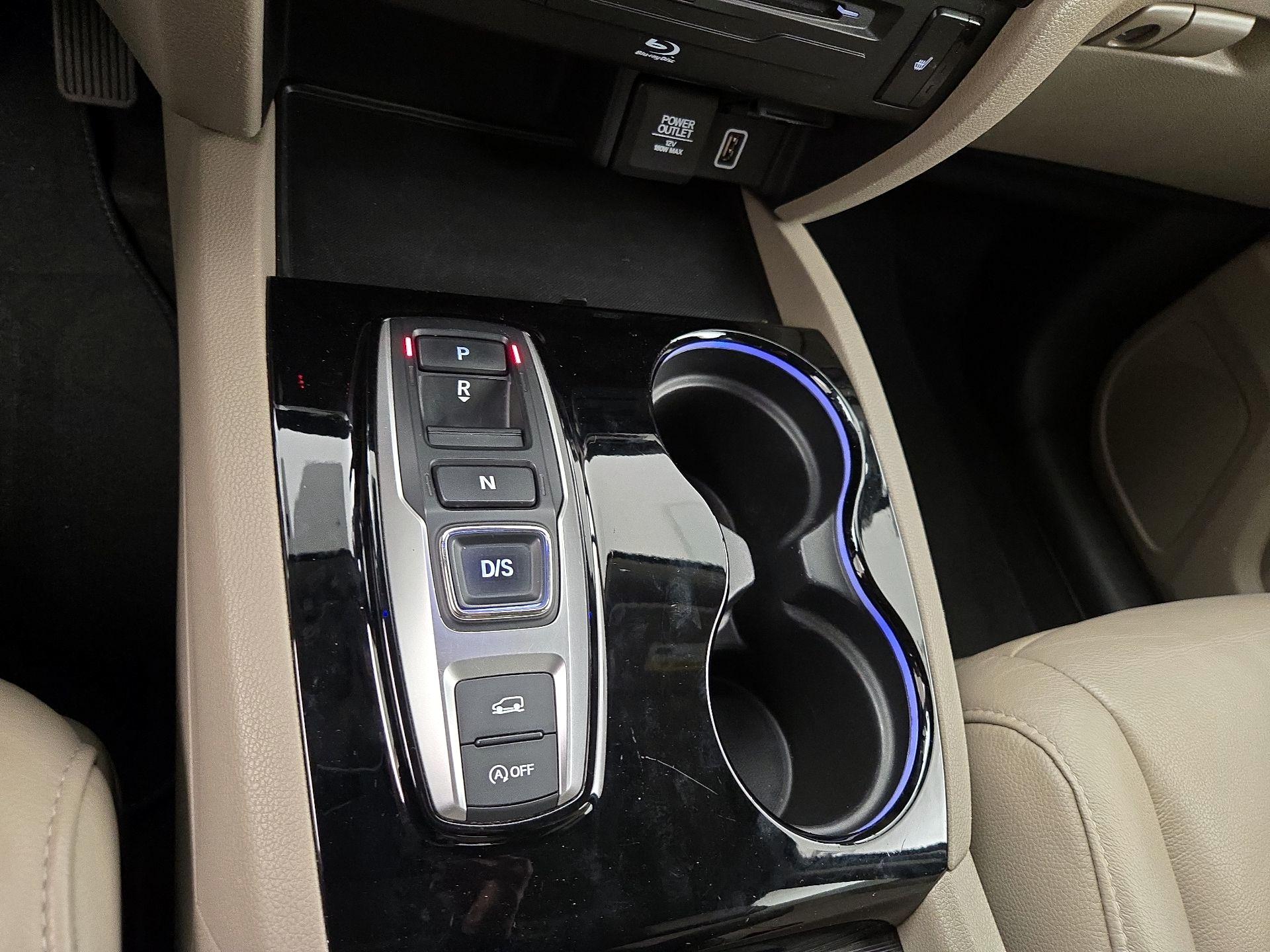 Thumbnail: 2019 Honda Pilot - 17