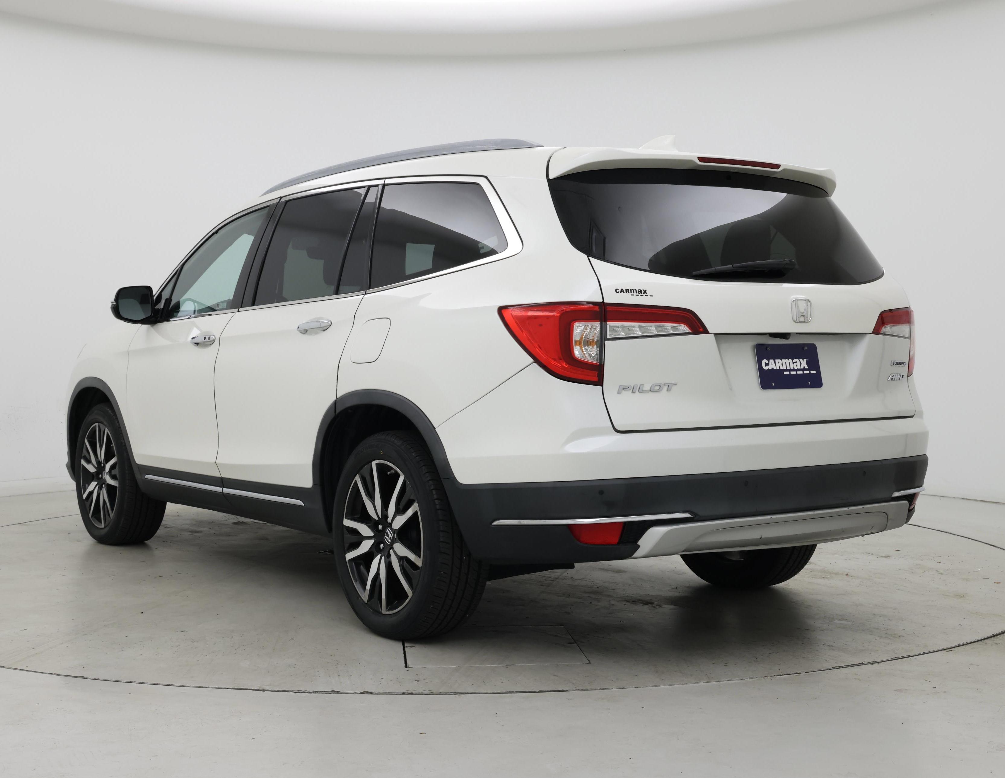 Thumbnail: 2019 Honda Pilot - 2