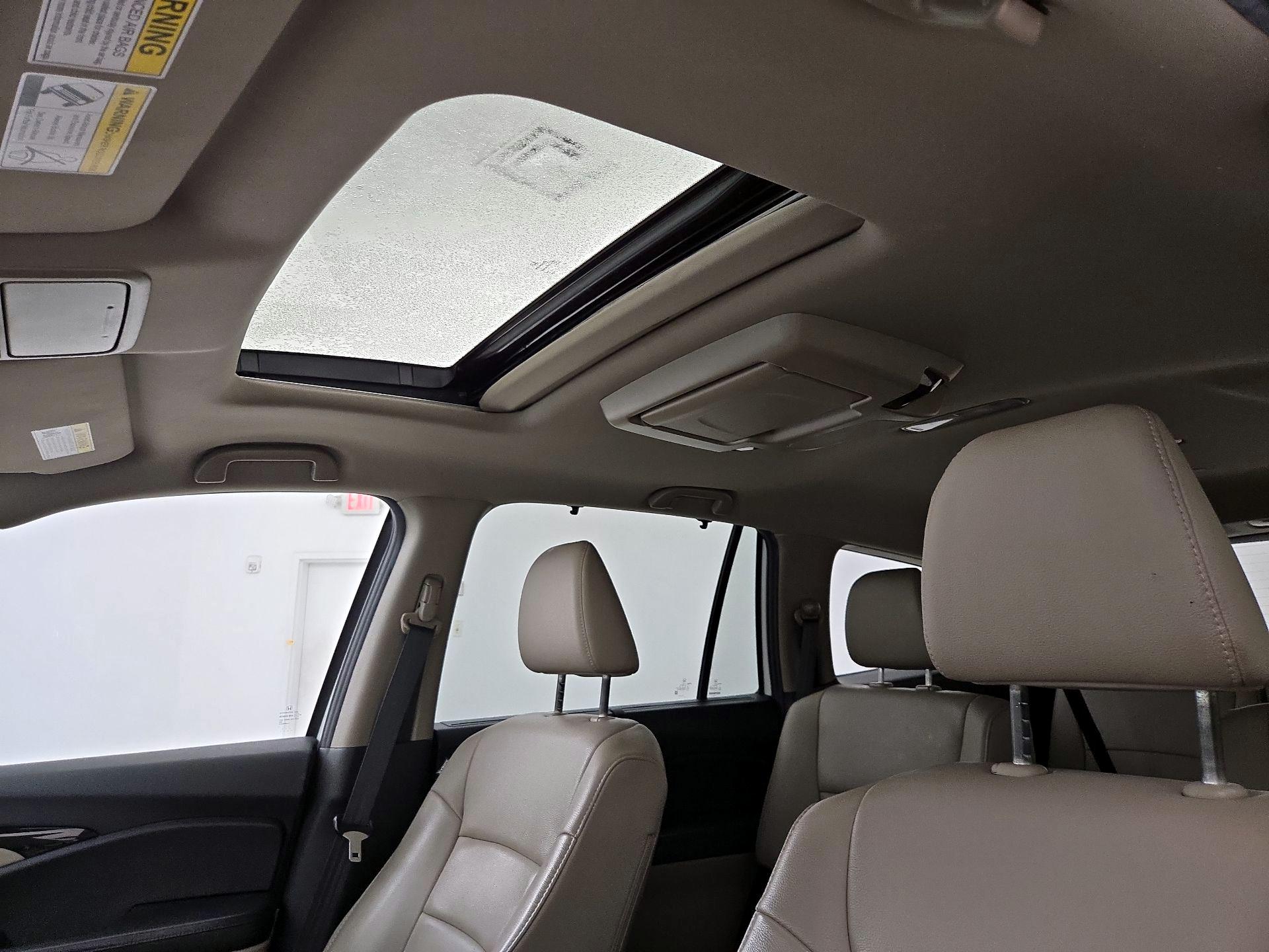 Thumbnail: 2019 Honda Pilot - 19