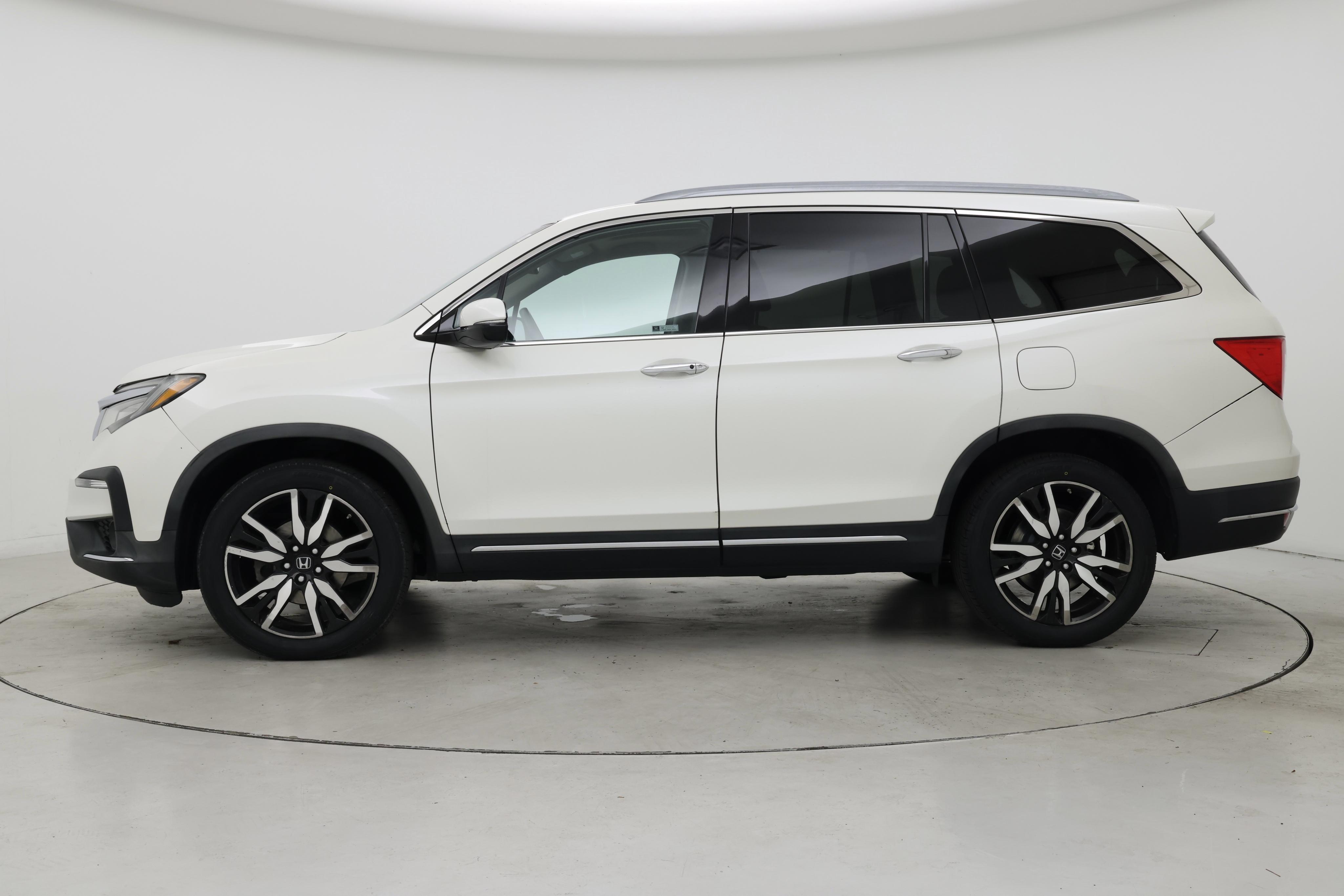 Thumbnail: 2019 Honda Pilot - 3