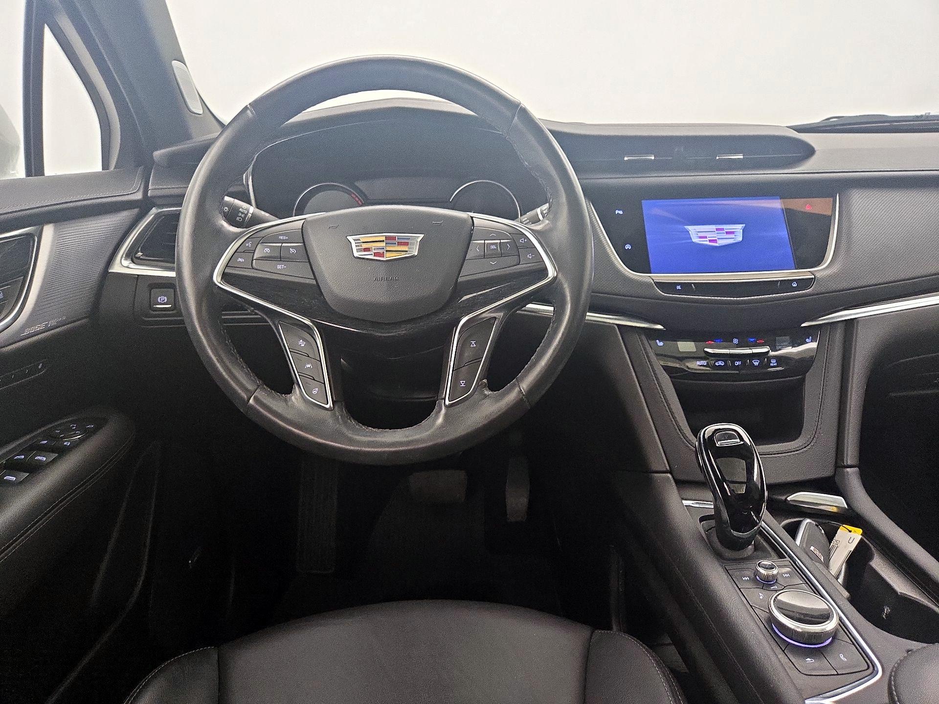 Thumbnail: 2023 Cadillac XT5 - 10