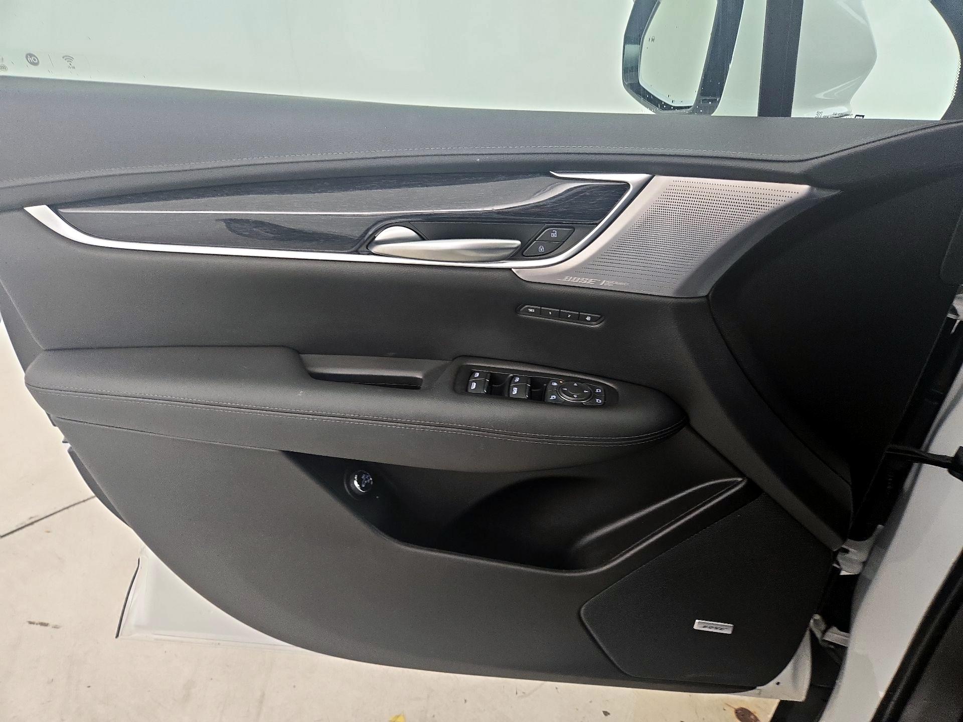 Thumbnail: 2023 Cadillac XT5 - 12