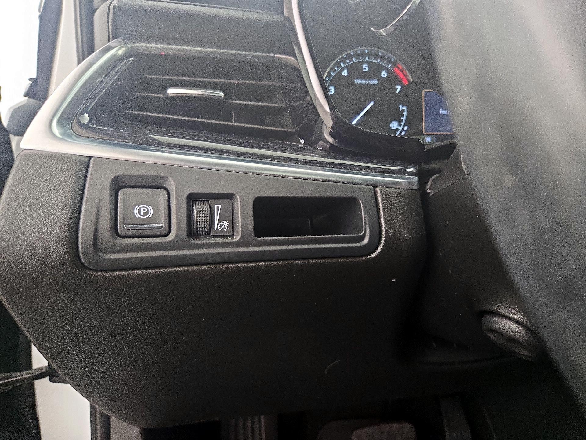 Thumbnail: 2023 Cadillac XT5 - 13