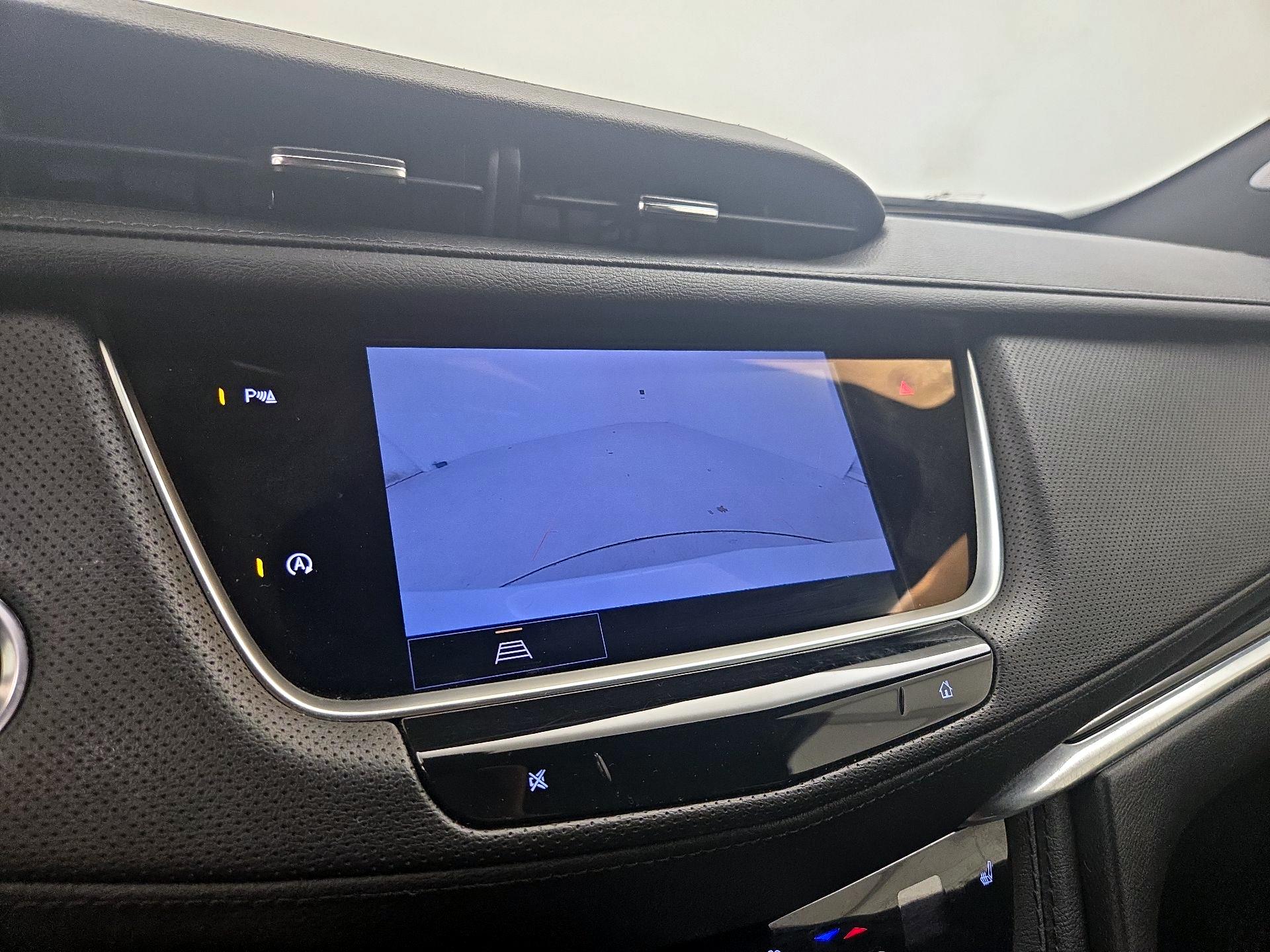 Thumbnail: 2023 Cadillac XT5 - 14