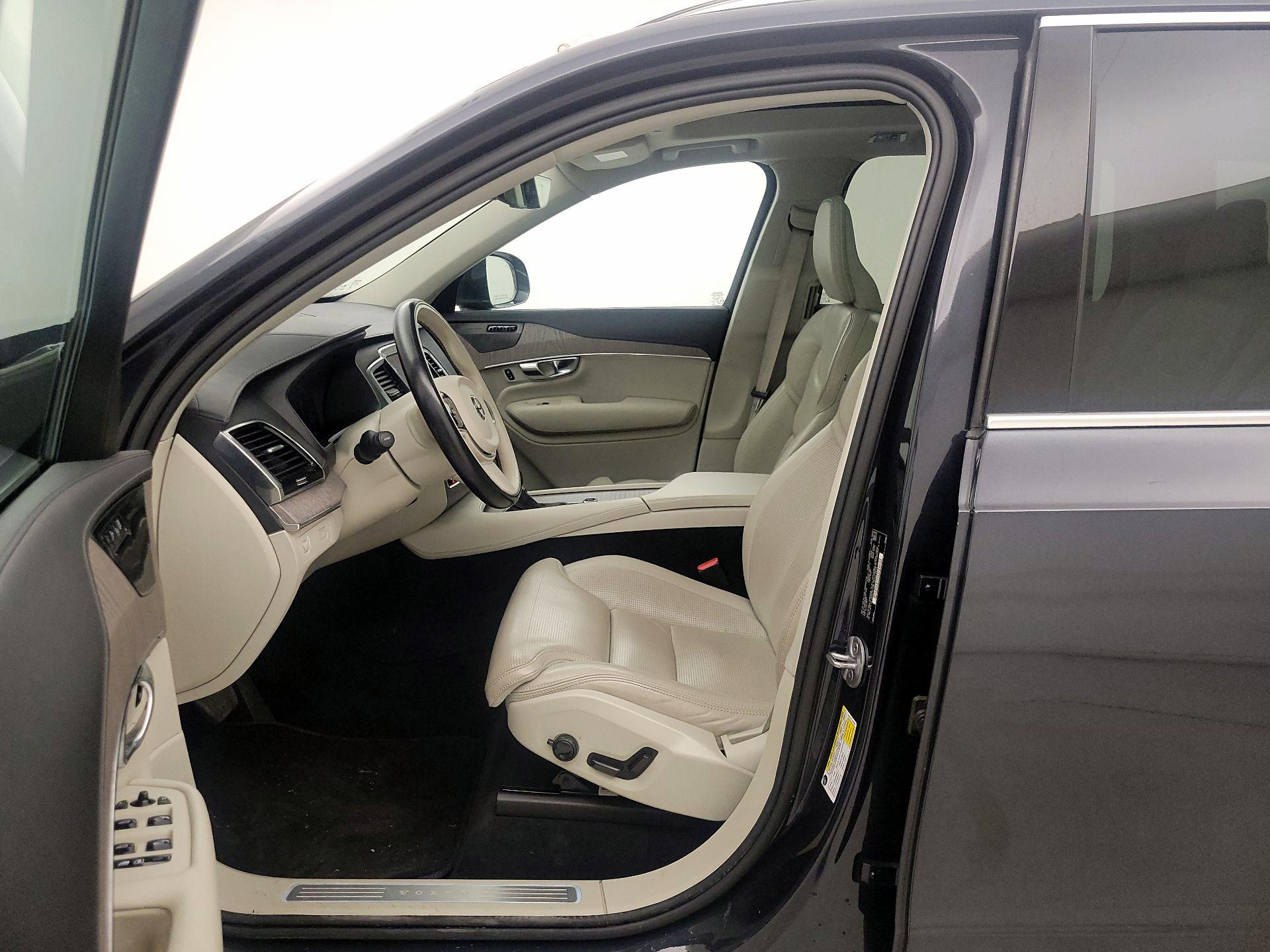 Thumbnail: 2022 Volvo XC90 - 11