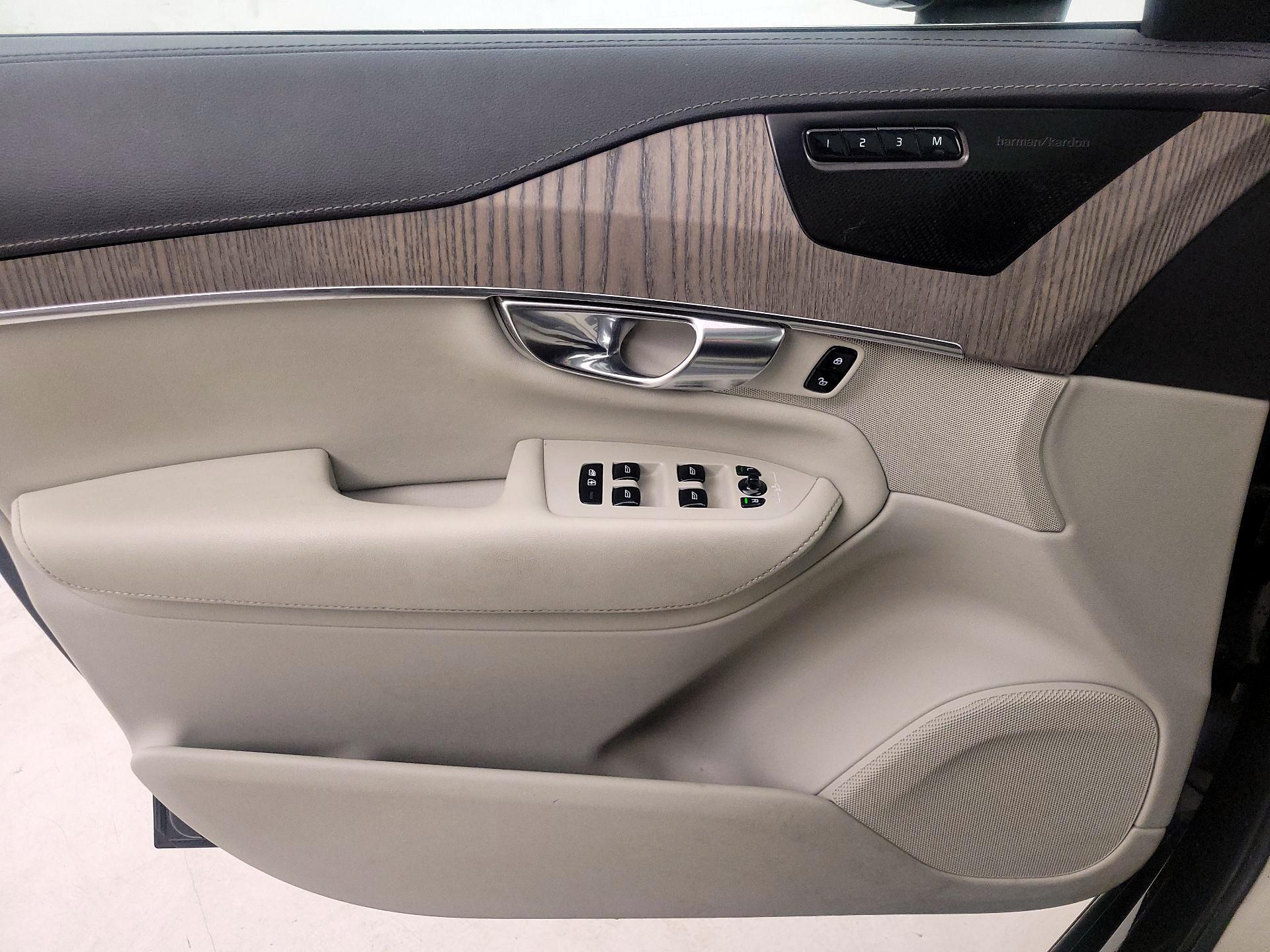 Thumbnail: 2022 Volvo XC90 - 12