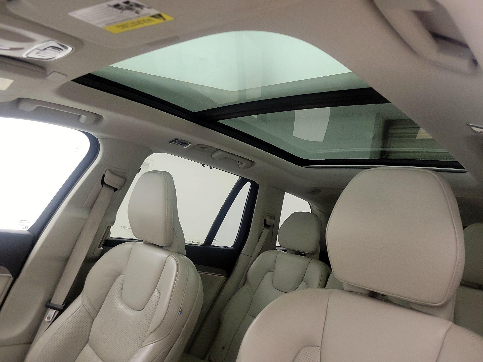 Thumbnail: 2022 Volvo XC90 - 20