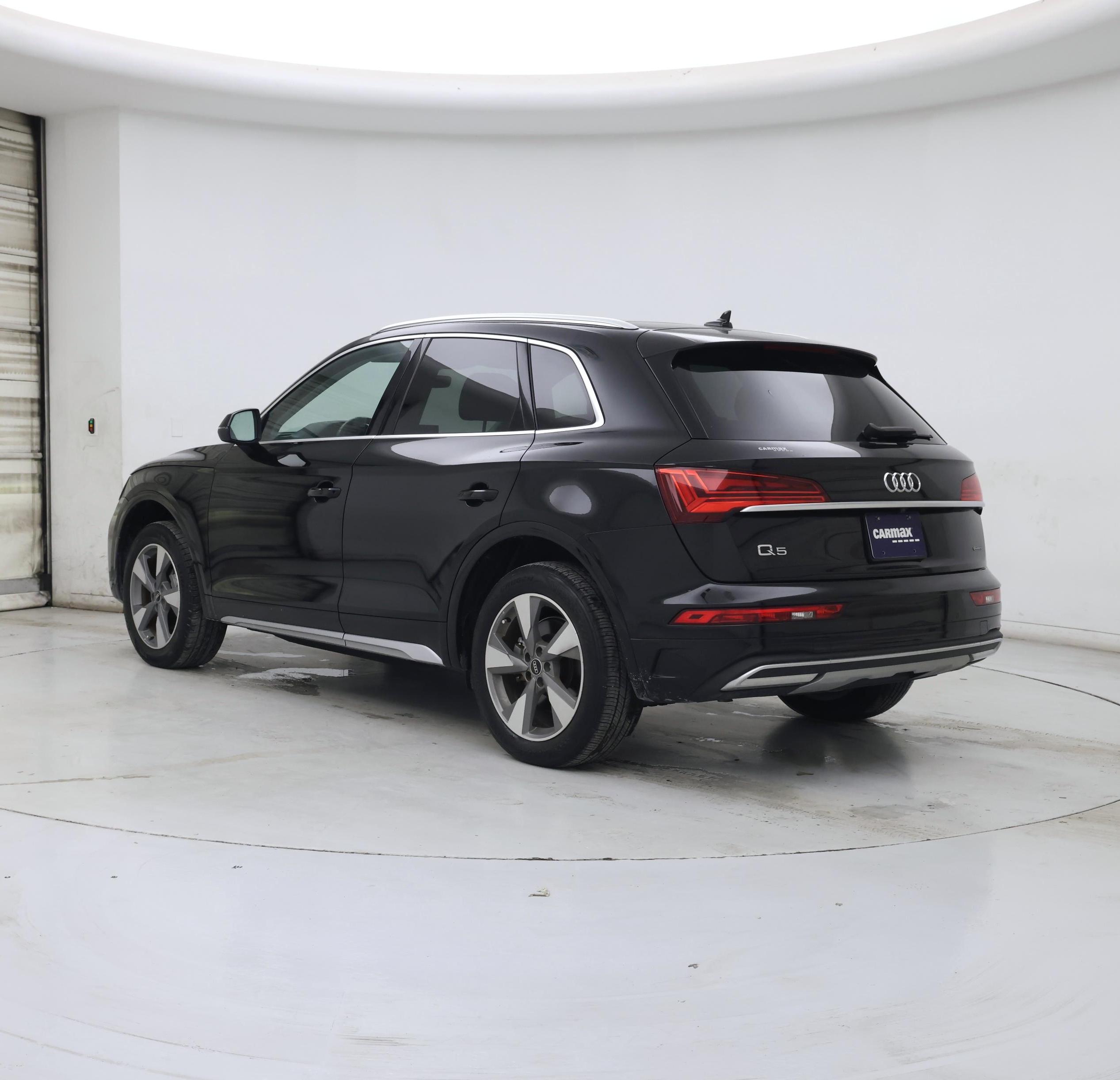 Thumbnail: 2023 Audi Q5 - 2