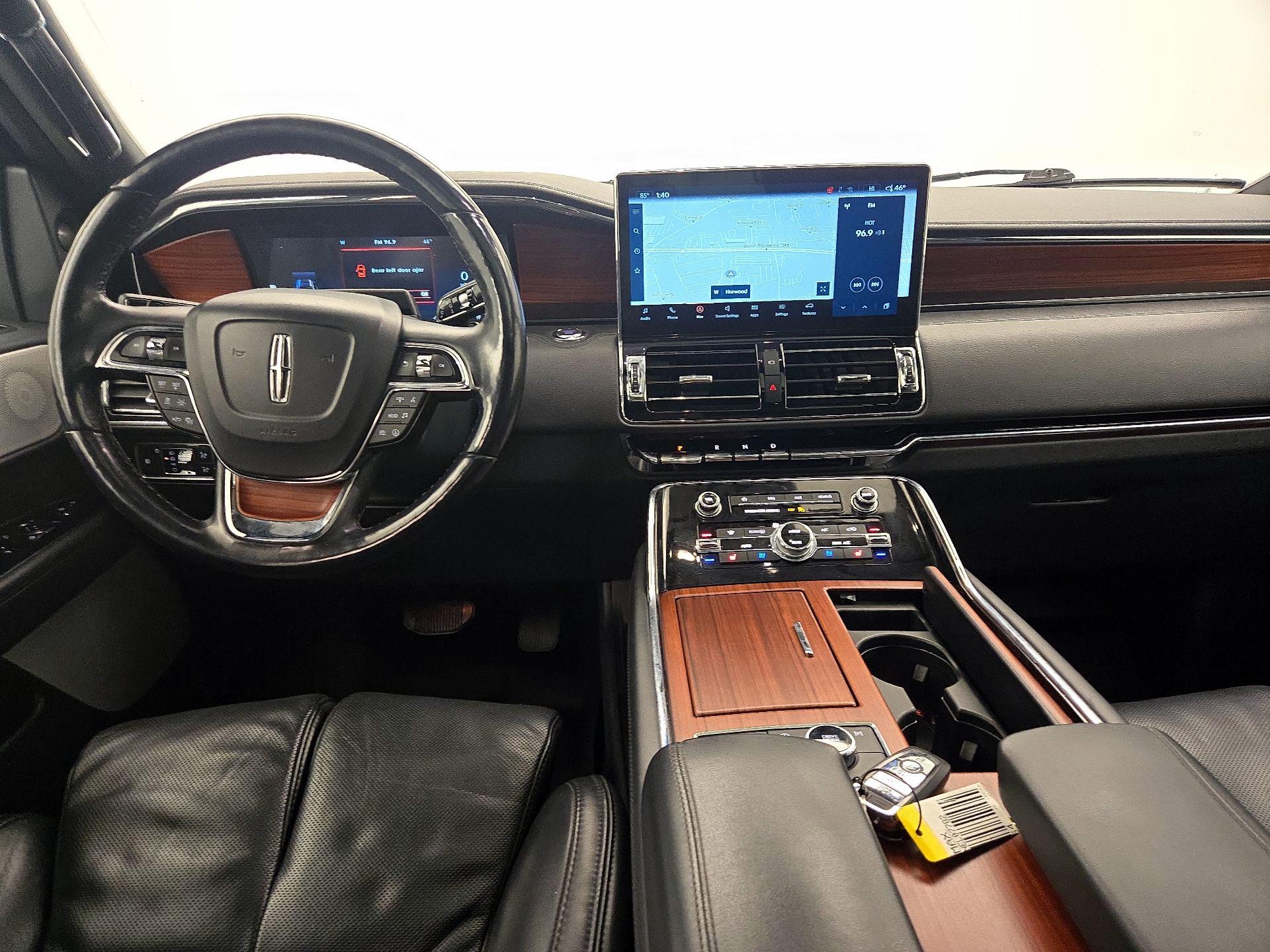 Thumbnail: 2022 Lincoln Navigator - 9