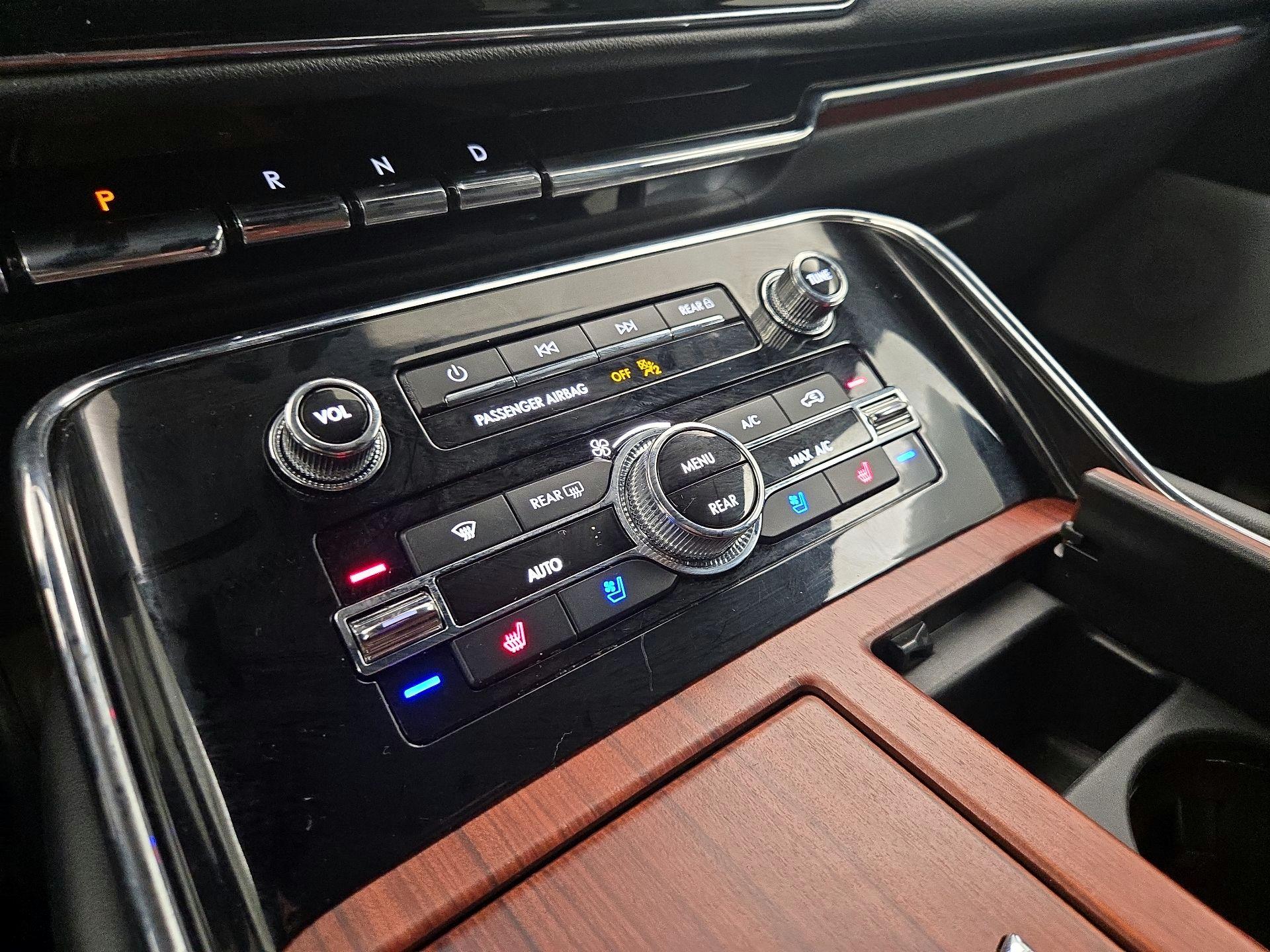 Thumbnail: 2022 Lincoln Navigator - 17