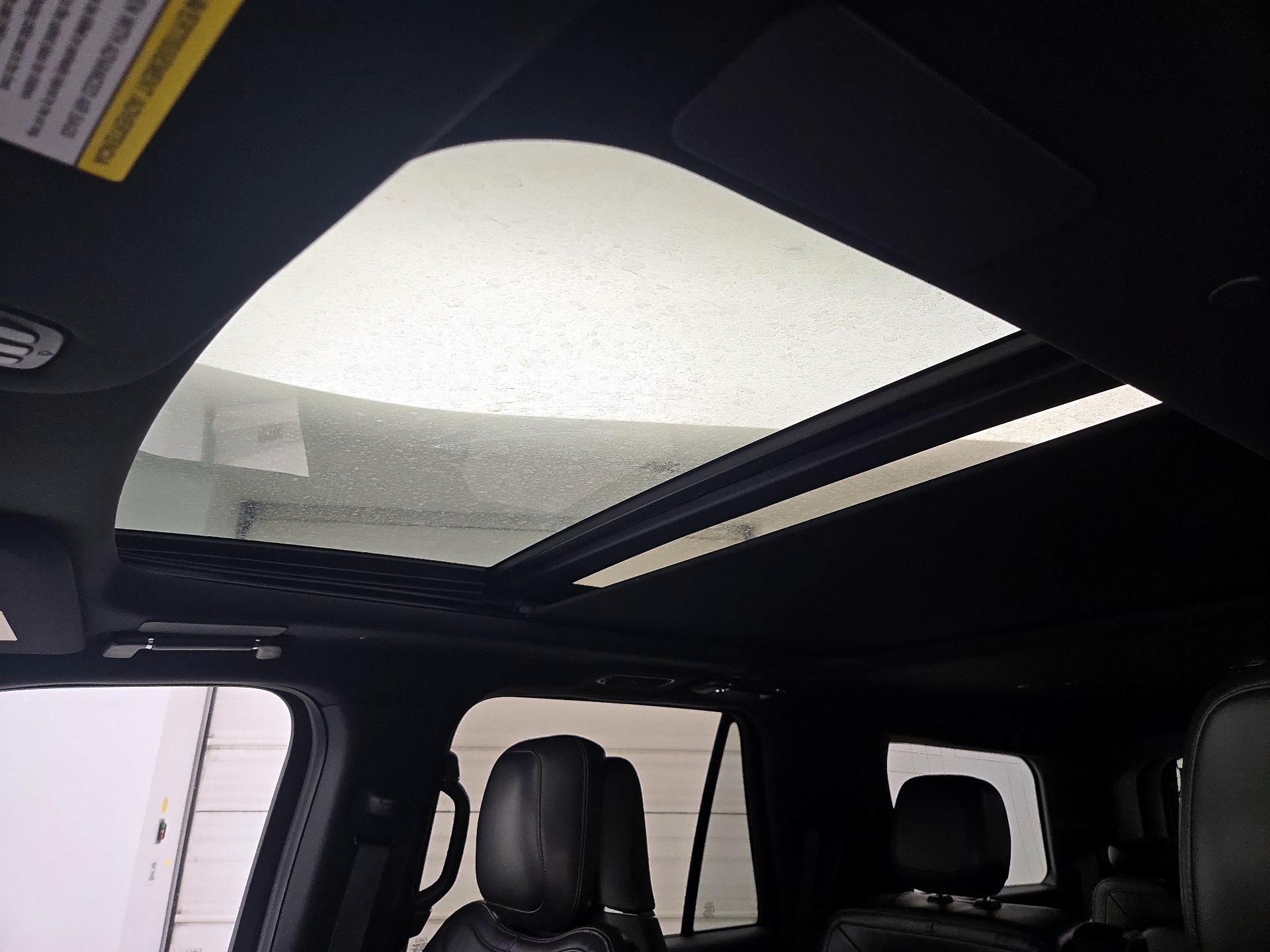 Thumbnail: 2022 Lincoln Navigator - 20